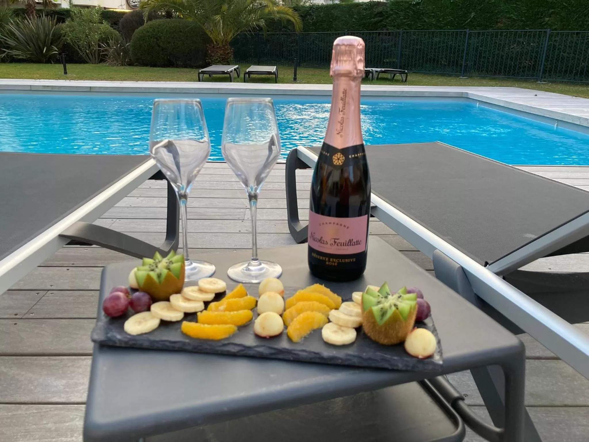 Food and drinks in Hôtel Jules Verne Biarritz