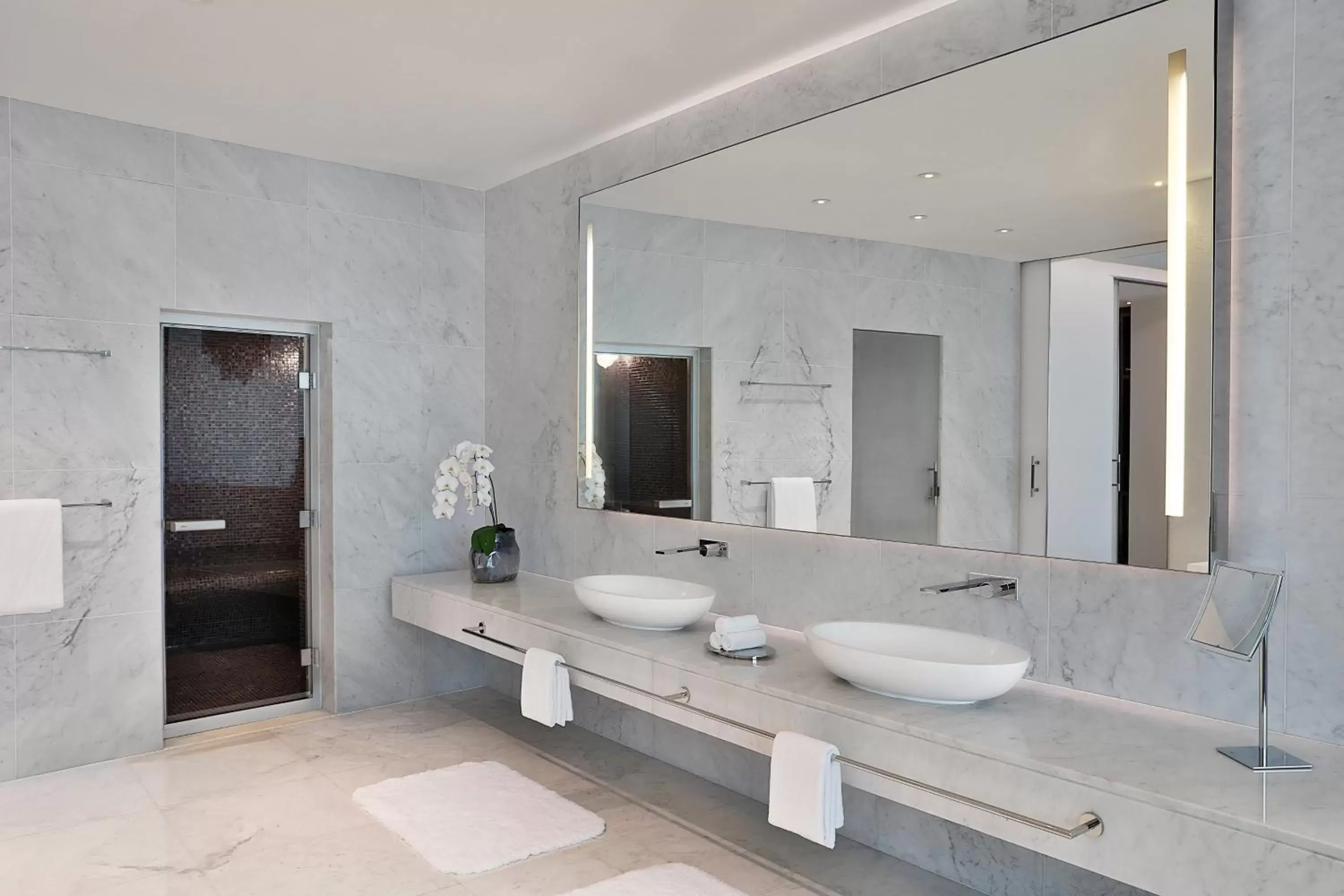 Bathroom in W Abu Dhabi - Yas Island