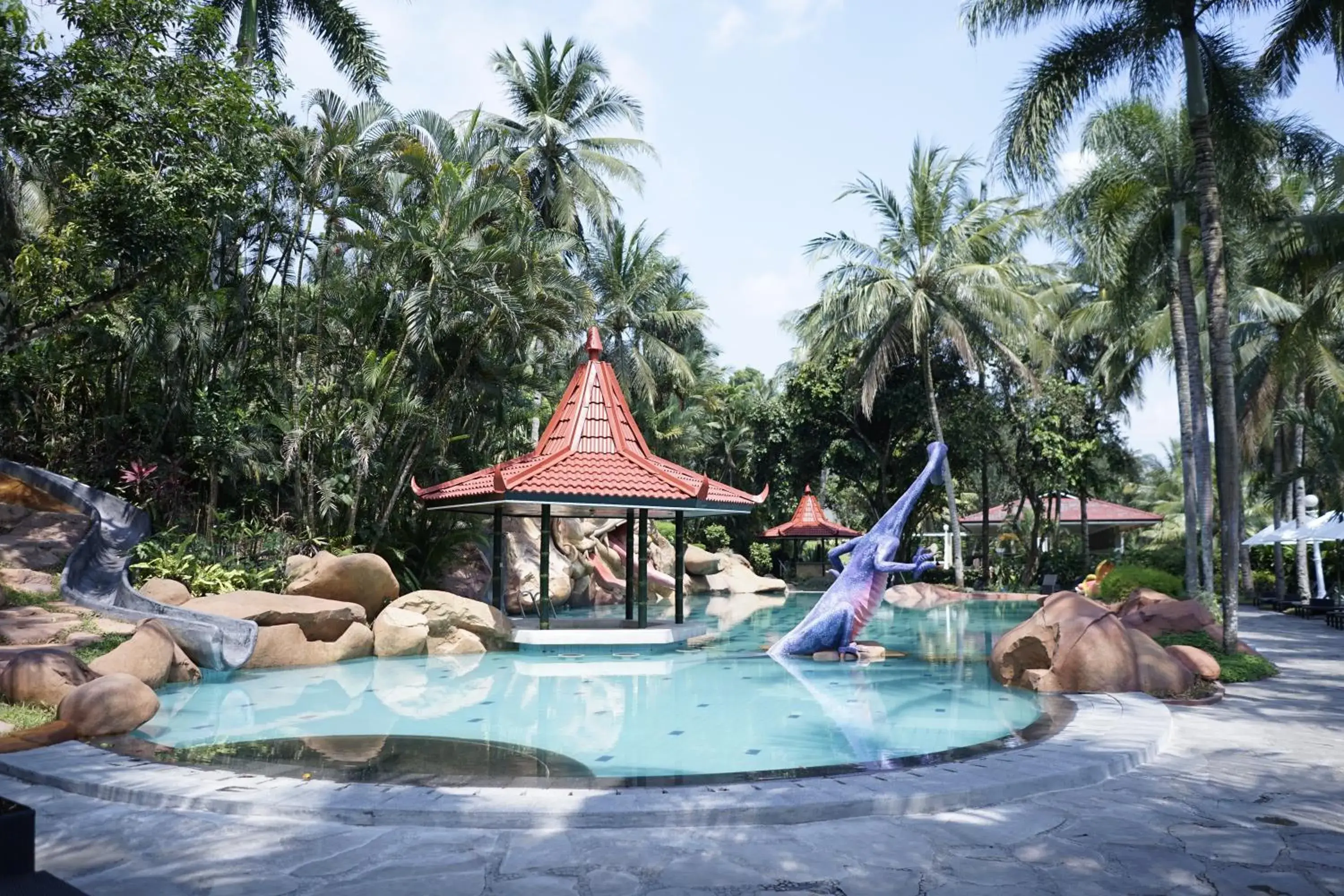 Swimming Pool in Hotel Puri Asri