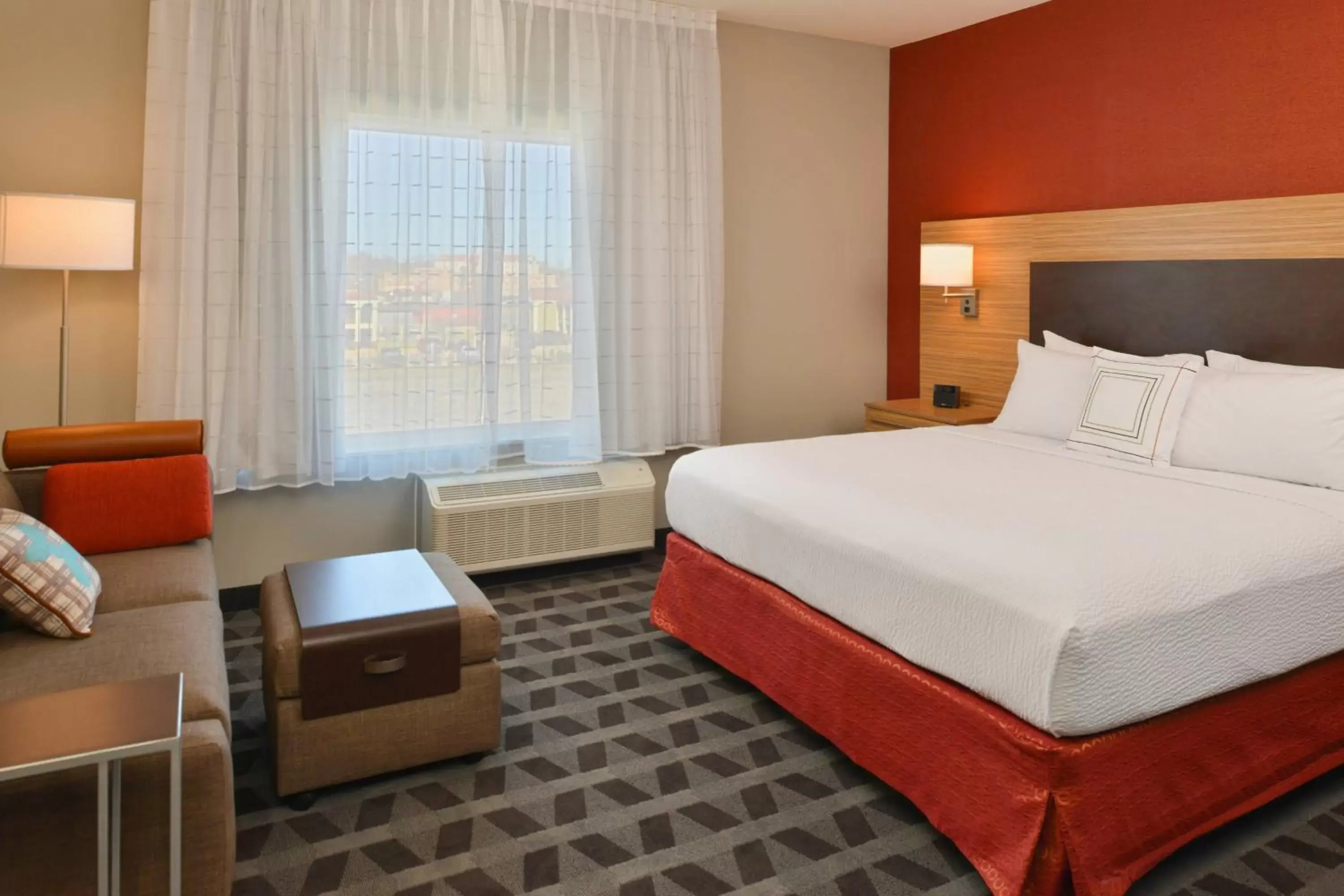 Photo of the whole room, Bed in TownePlace Suites by Marriott Laplace