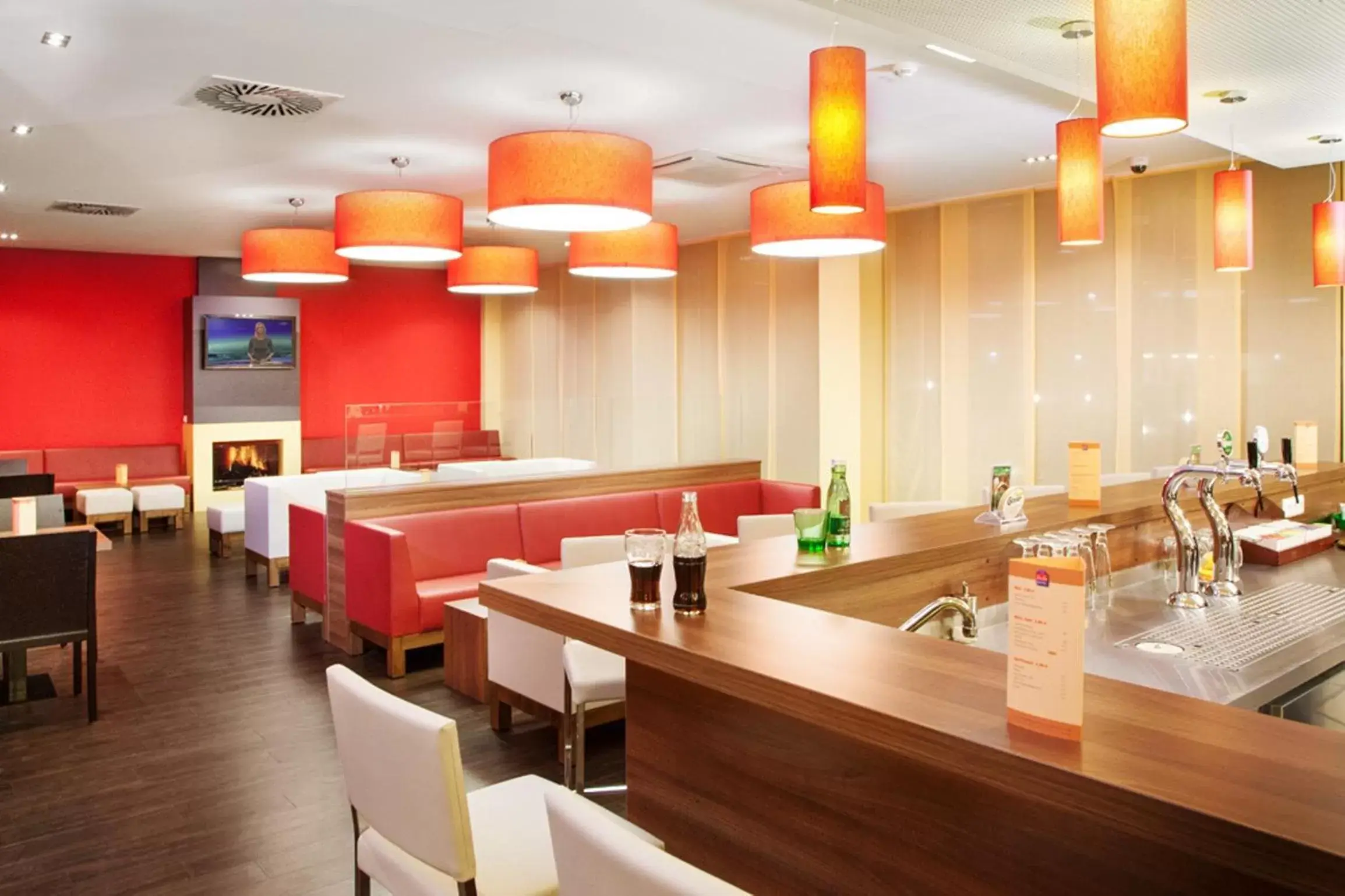 Lounge or bar, Restaurant/Places to Eat in Leonardo Hotel Vienna Schönbrunn