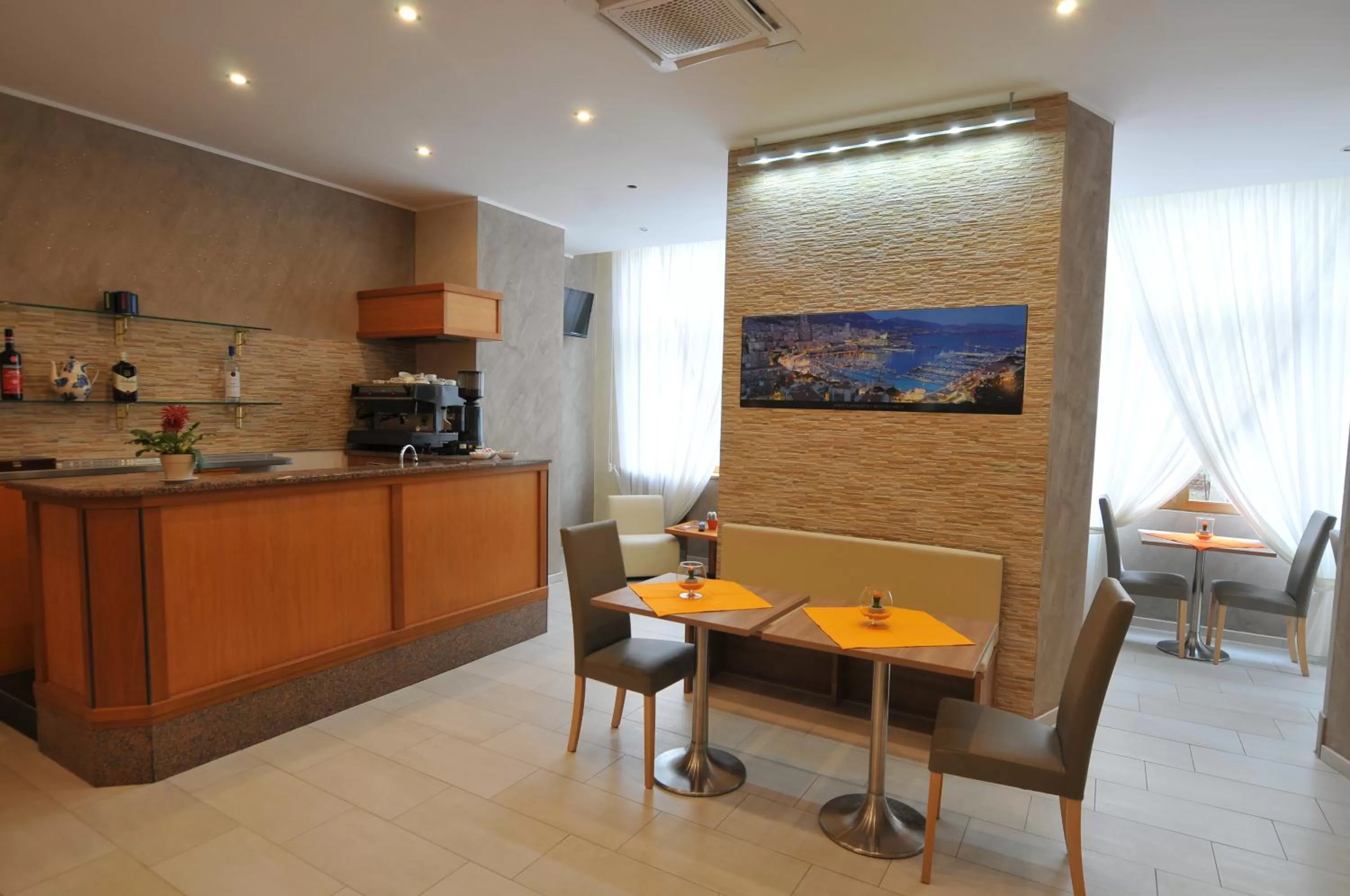 Drinks in Hotel Montecarlo