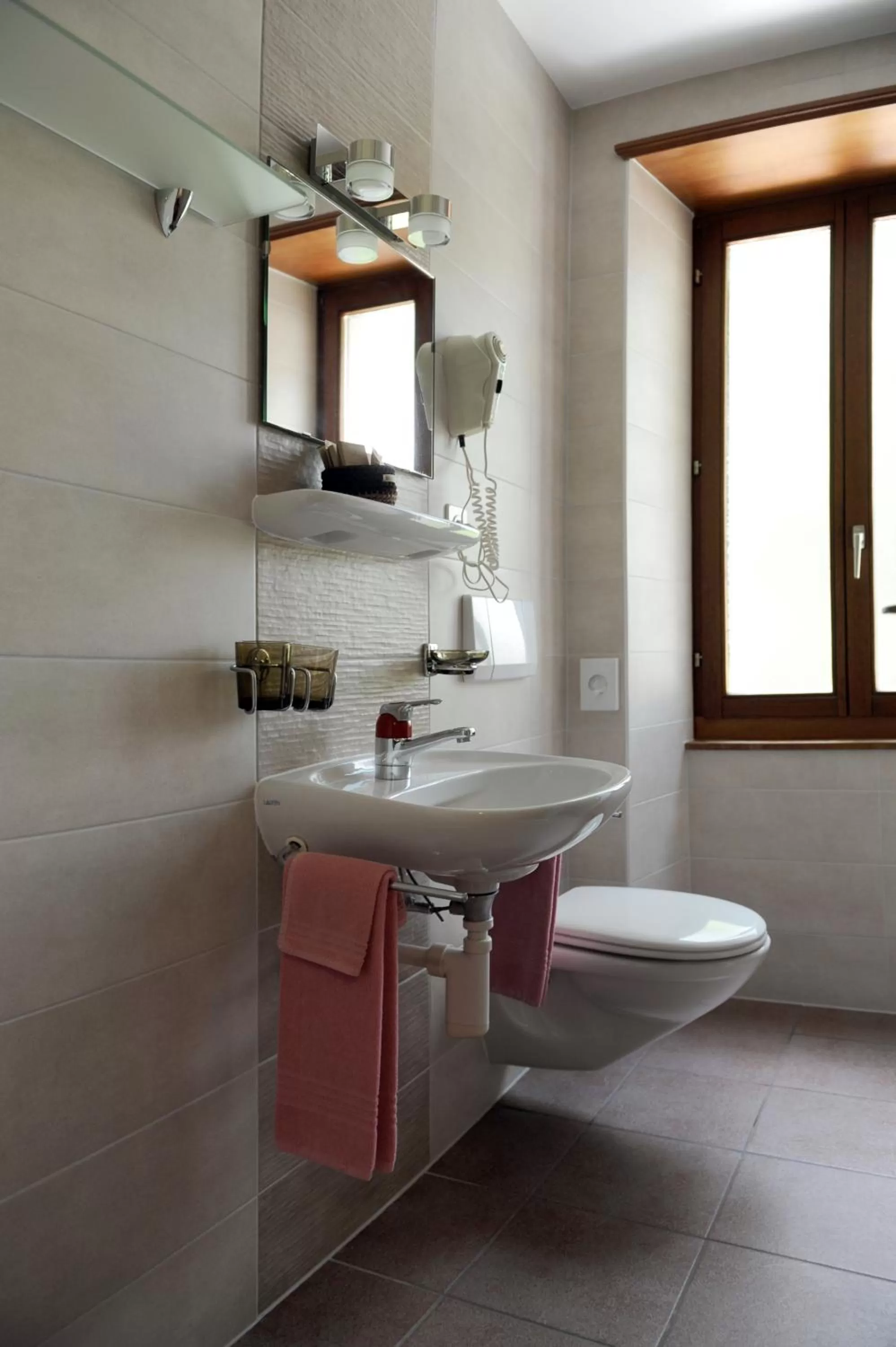 Bathroom in La Dent-du-Midi Hôtel & Restaurant