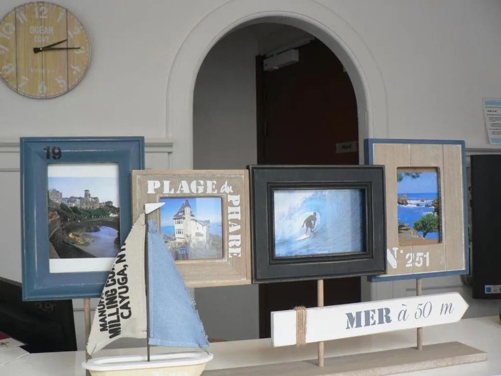 Decorative detail in Hôtel Les Alizés