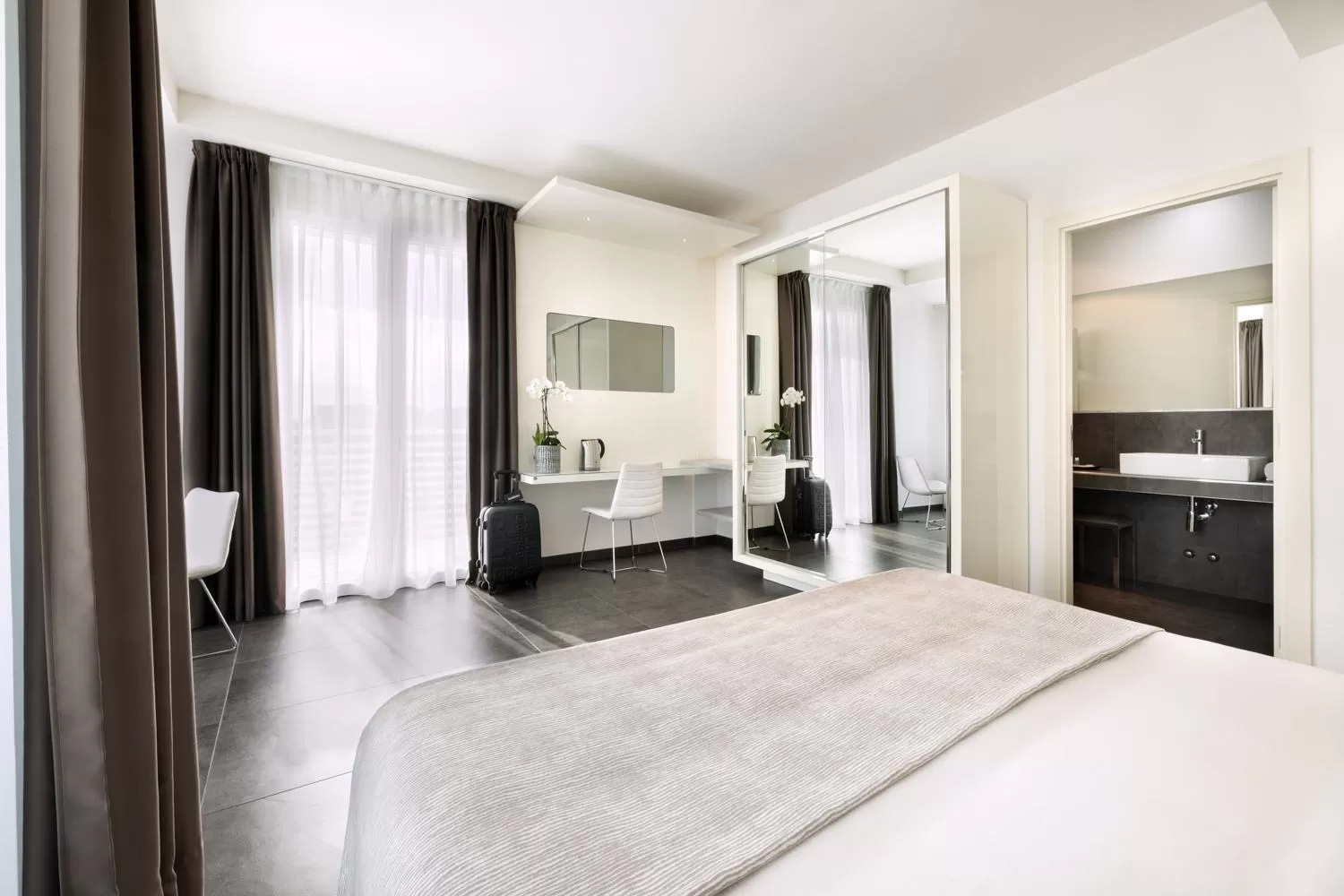 Photo of the whole room, Bed in Baldinini Hotel