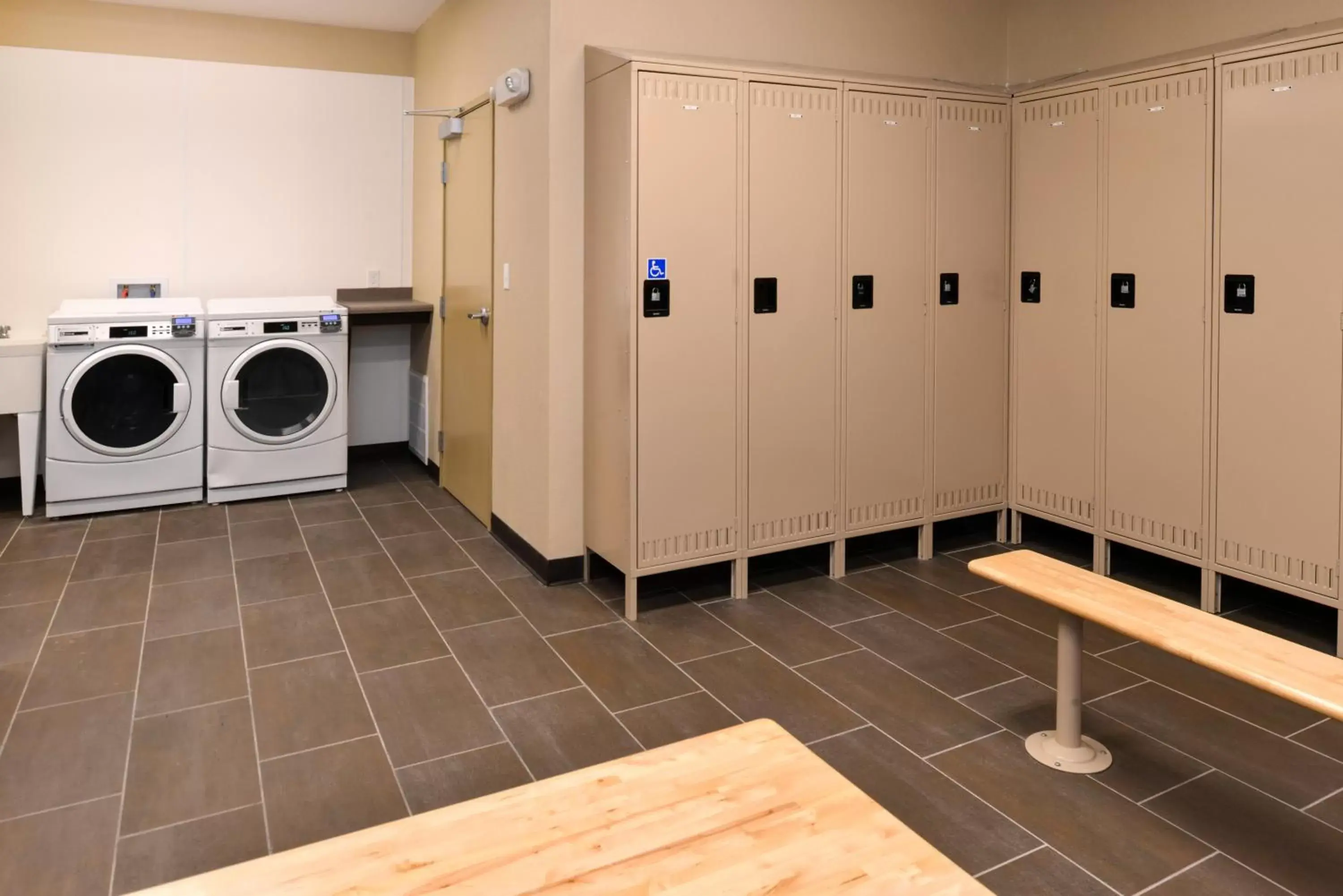 washing machine in Legacy Suites Donaldsonville