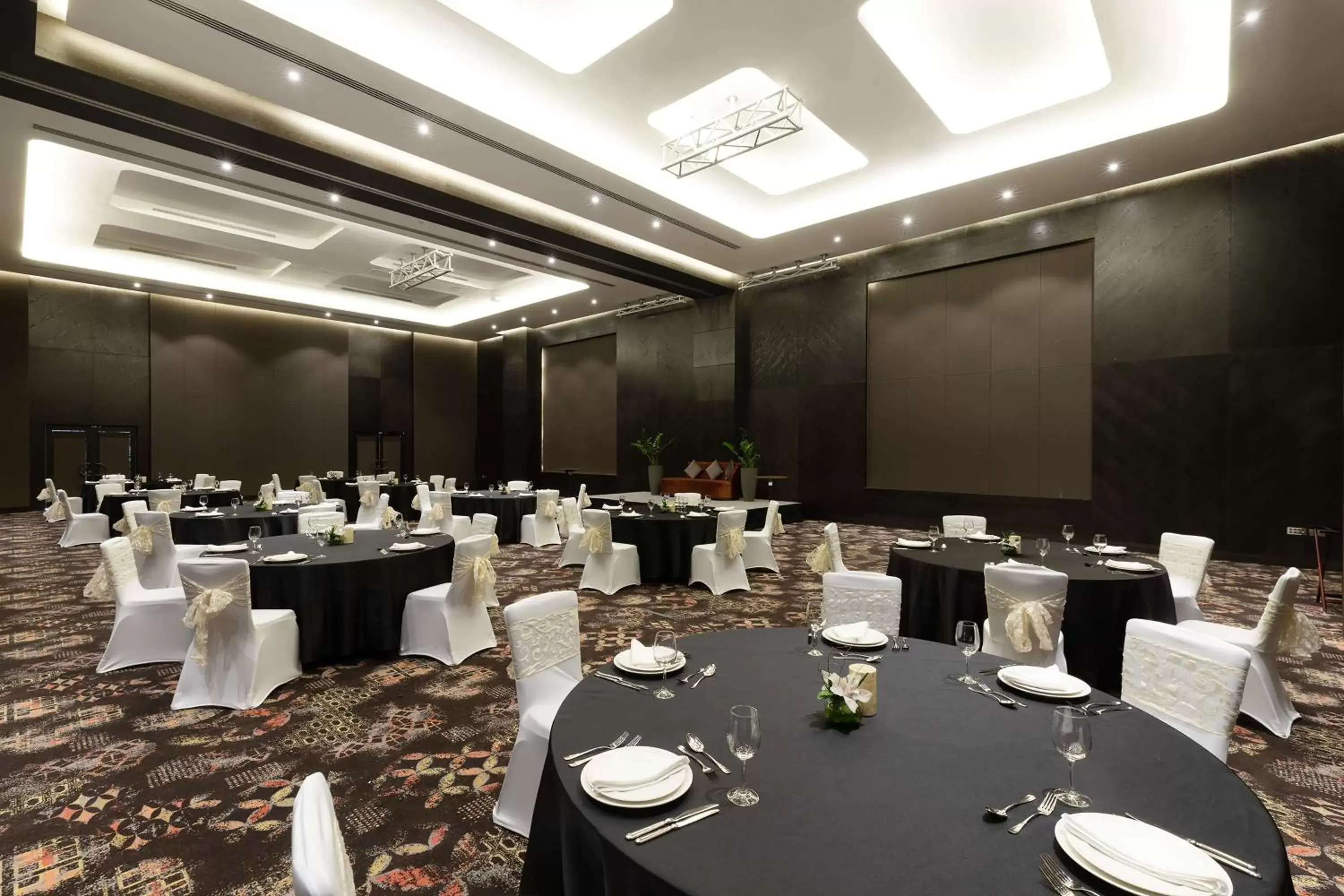 Banquet/Function facilities, Restaurant/Places to Eat in Radisson Blu Hotel, Dubai Canal View