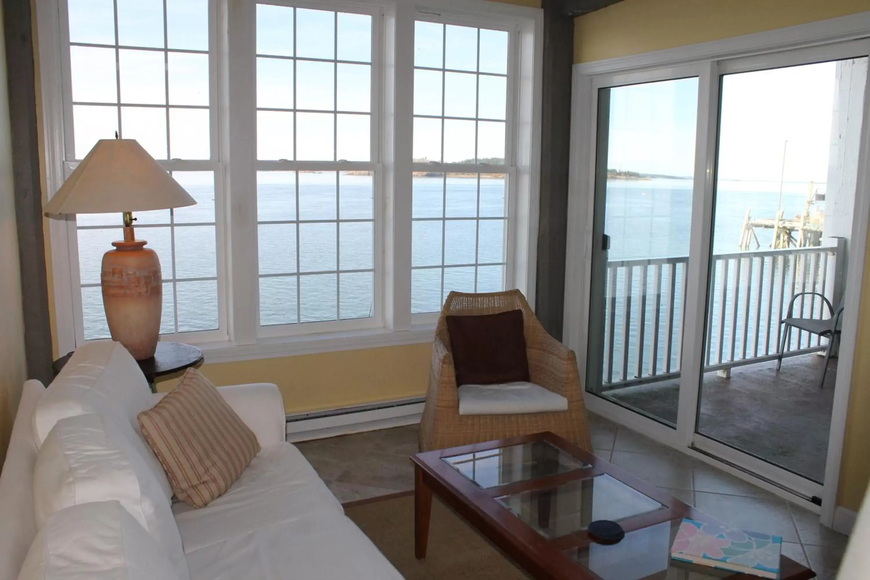 Living room, Seating Area in The Inn on the Wharf