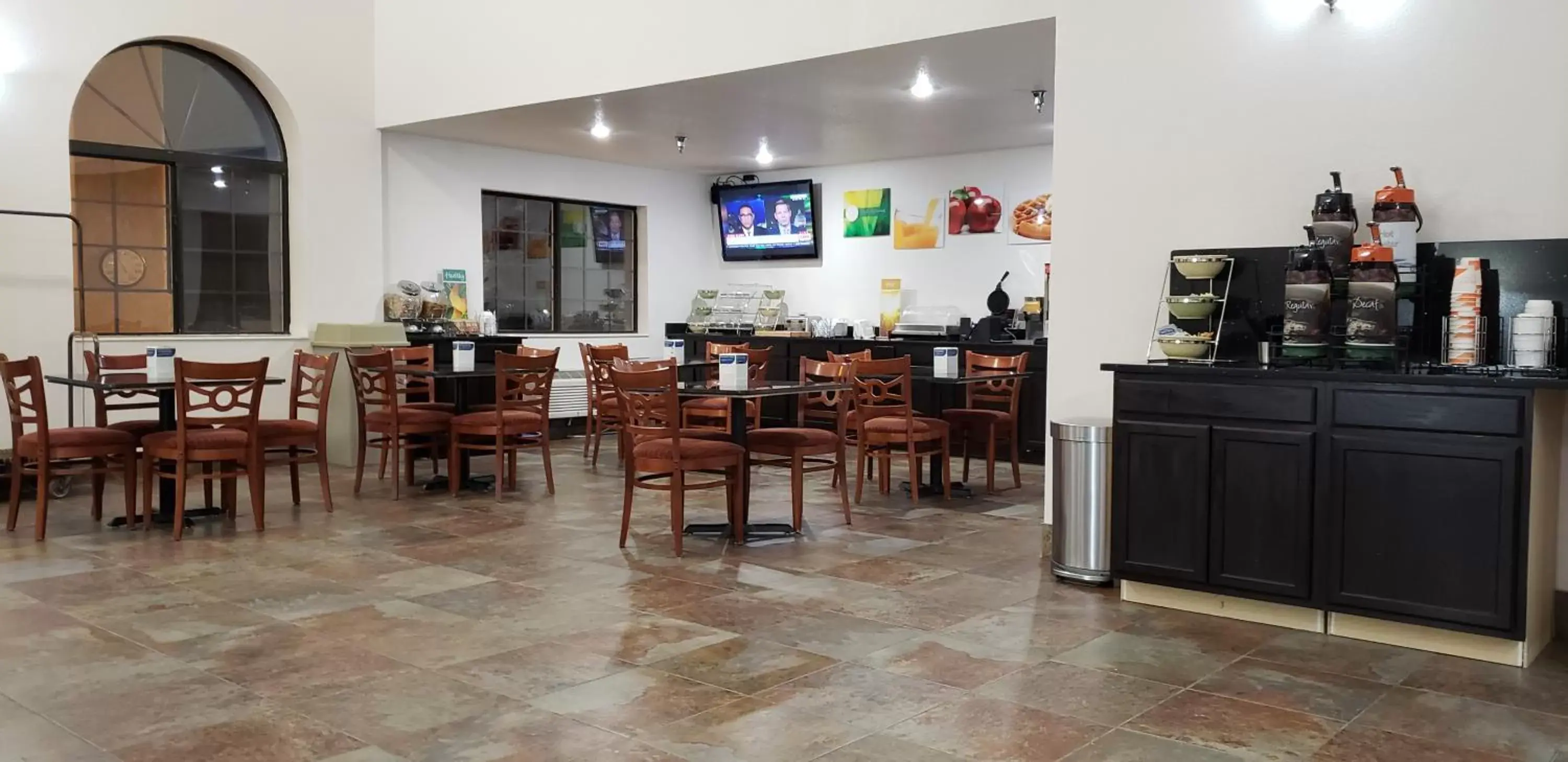 Continental breakfast, Restaurant/Places to Eat in Quality Inn & Suites