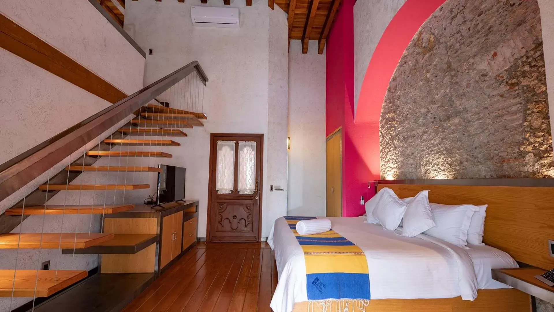 Photo of the whole room, Bed in Hotel Boutique Casona de la China Poblana - Adults Only