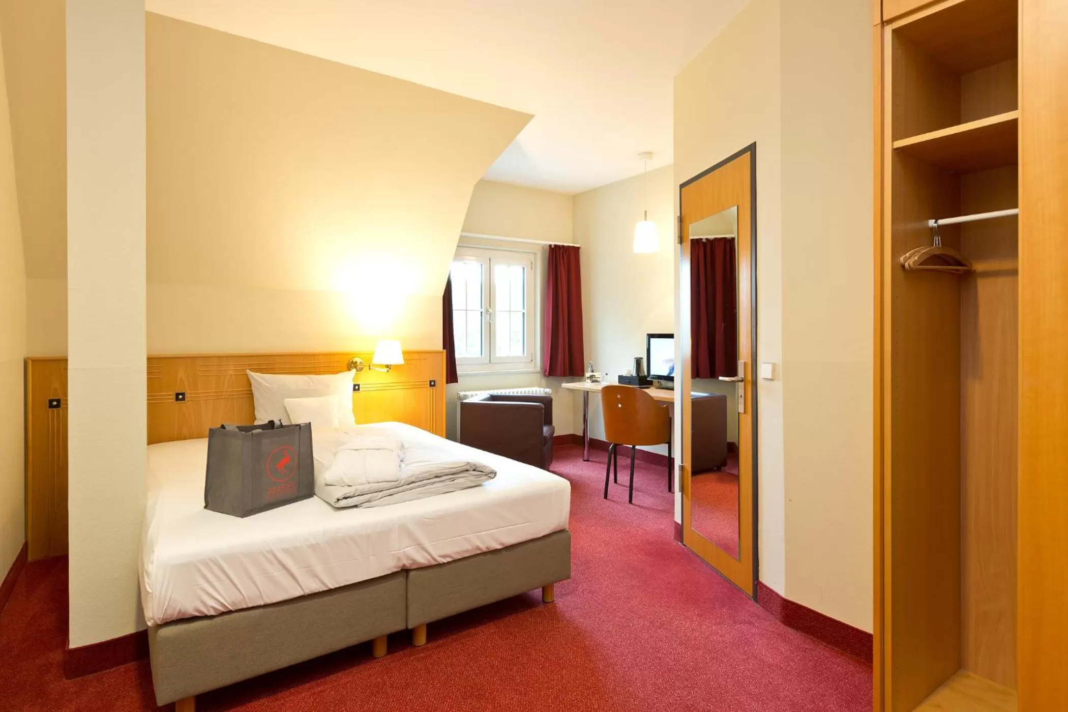 Bedroom, Bed in Spa Hotel Amsee