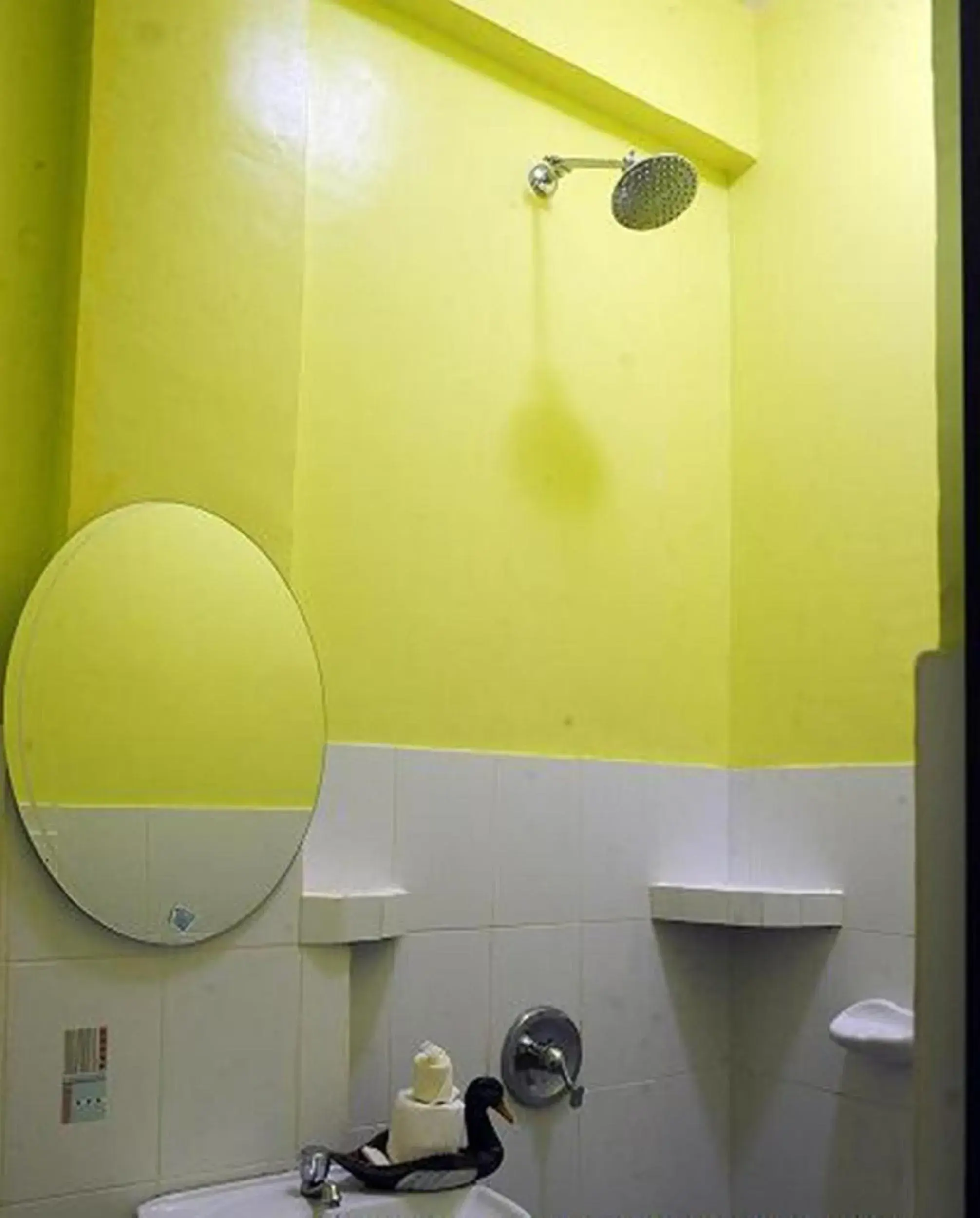 Bathroom in Luis Bay Travellers Lodge