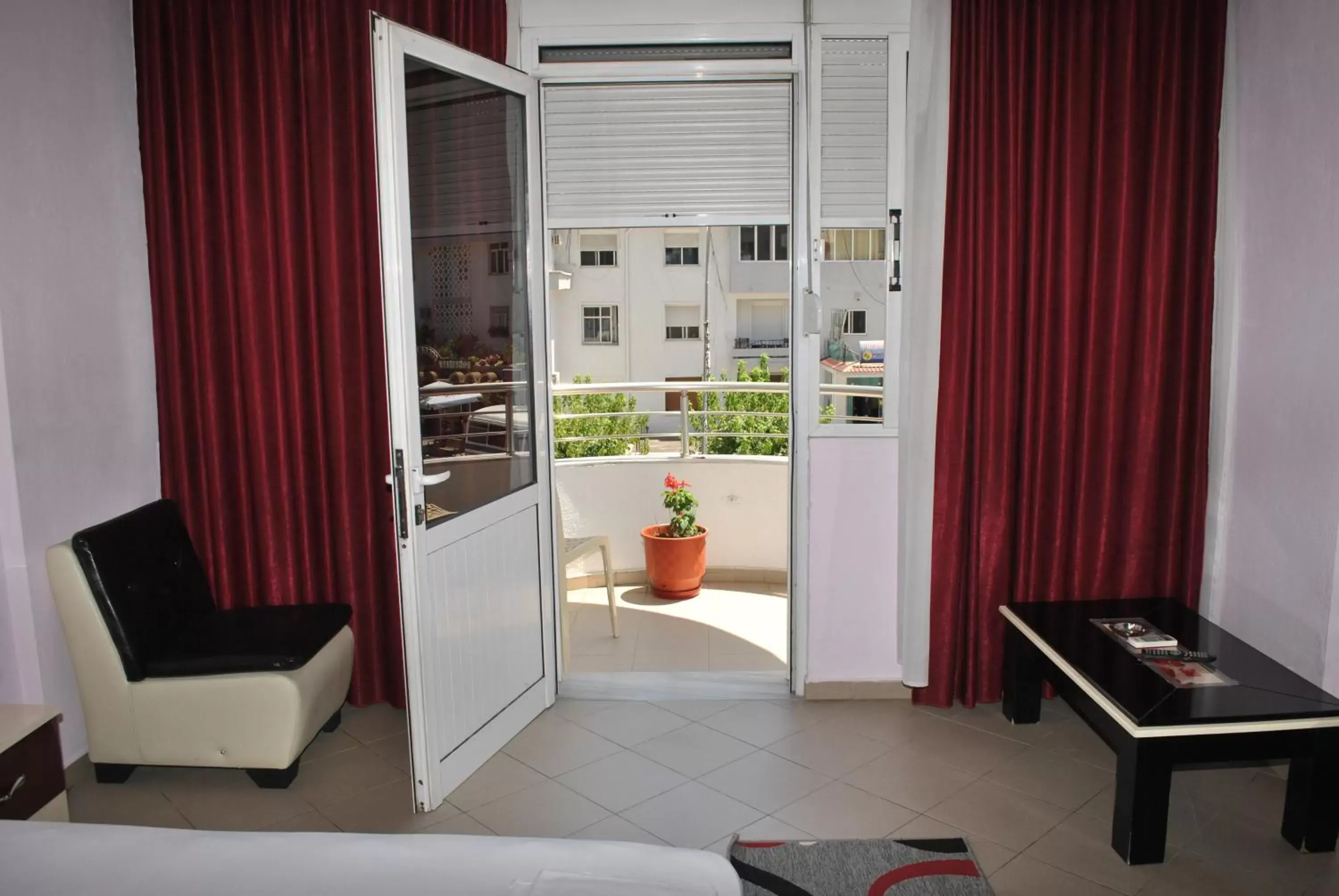 Family Room with Balcony in Hotel Freskia Family Room with Balcony in Hotel Freskia