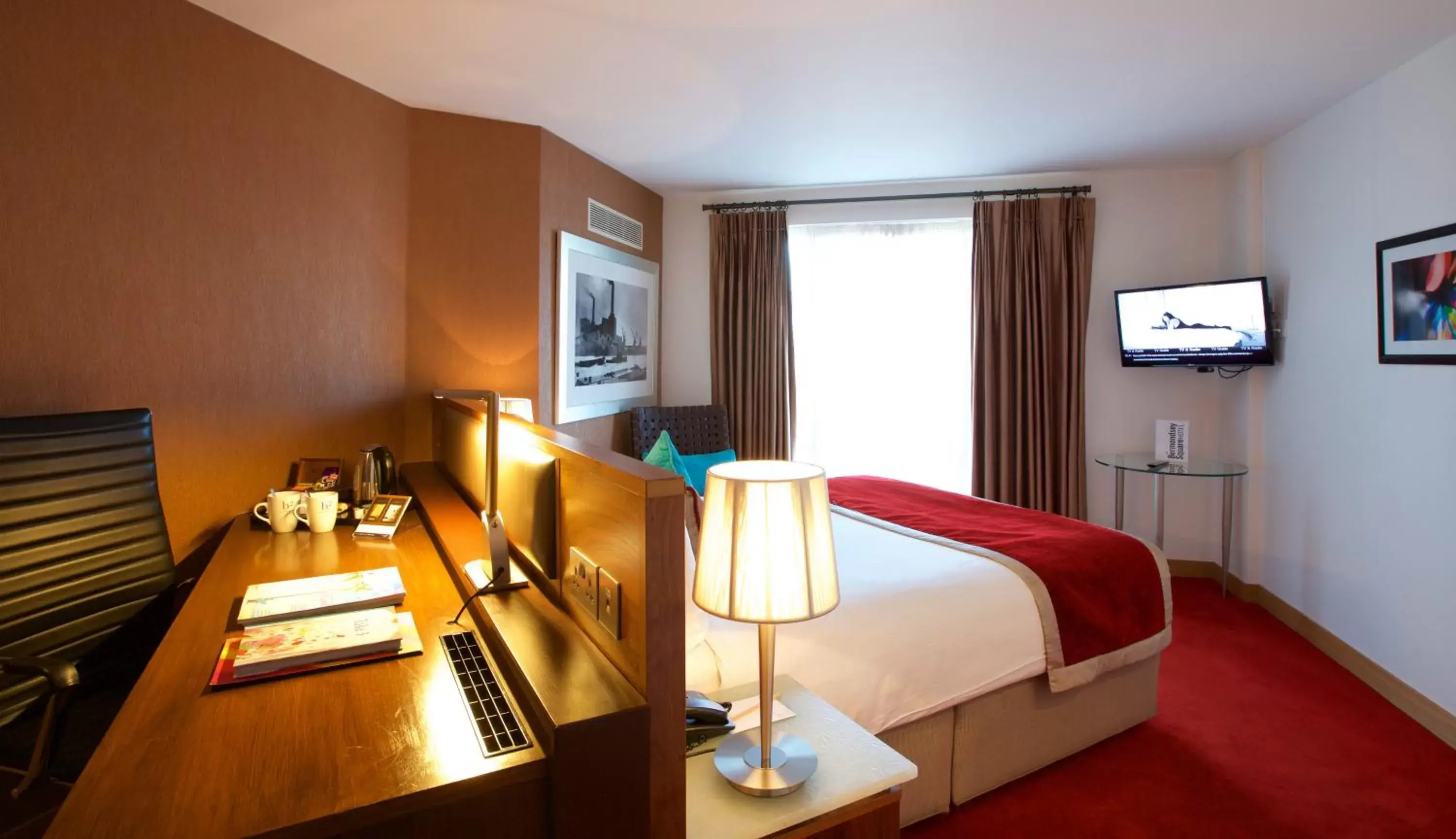 Bedroom, TV/Entertainment Center in Bermondsey Square Hotel - A Bespoke Hotel