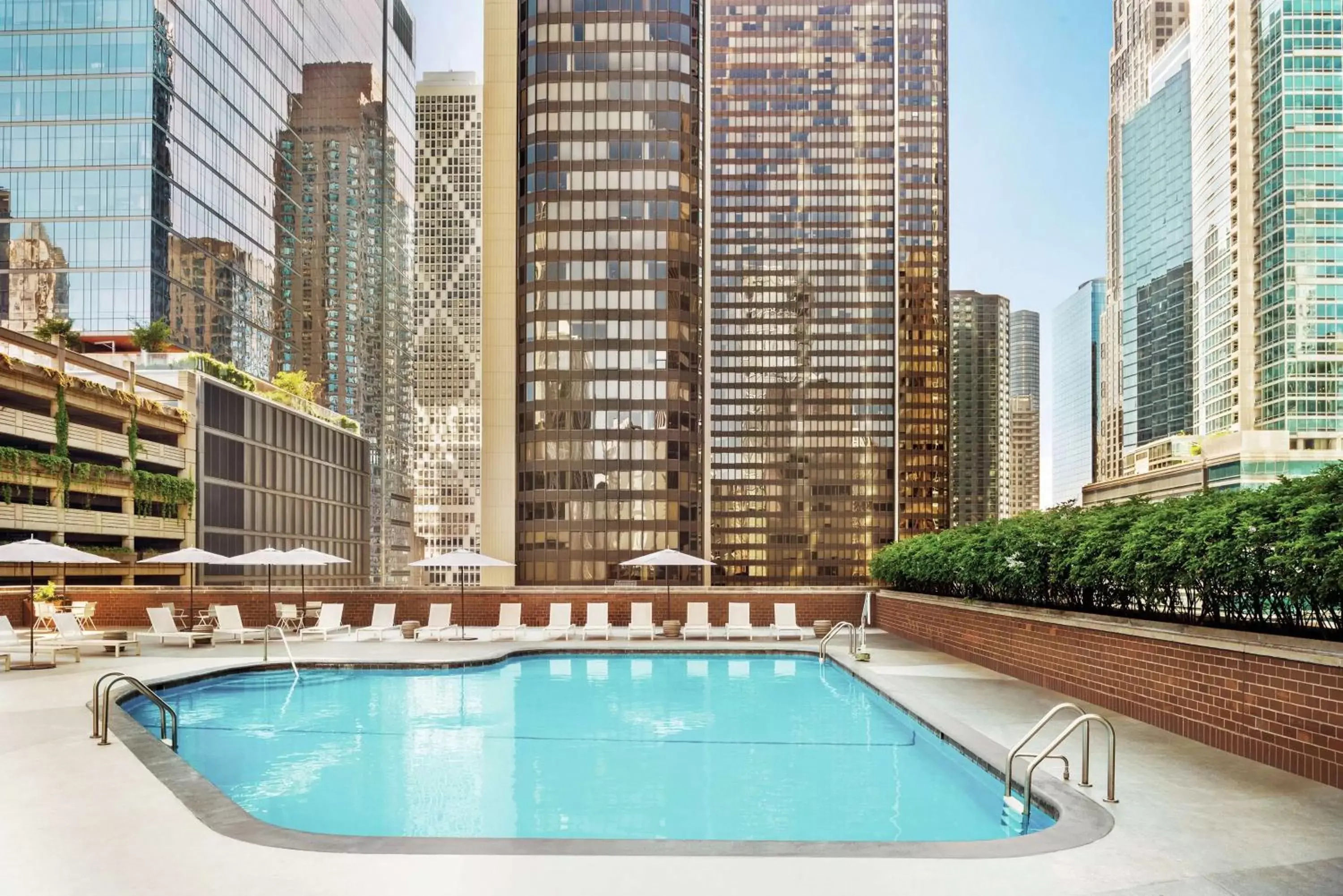 Swimming Pool in Hilton Grand Vacations Club Chicago Magnificent Mile