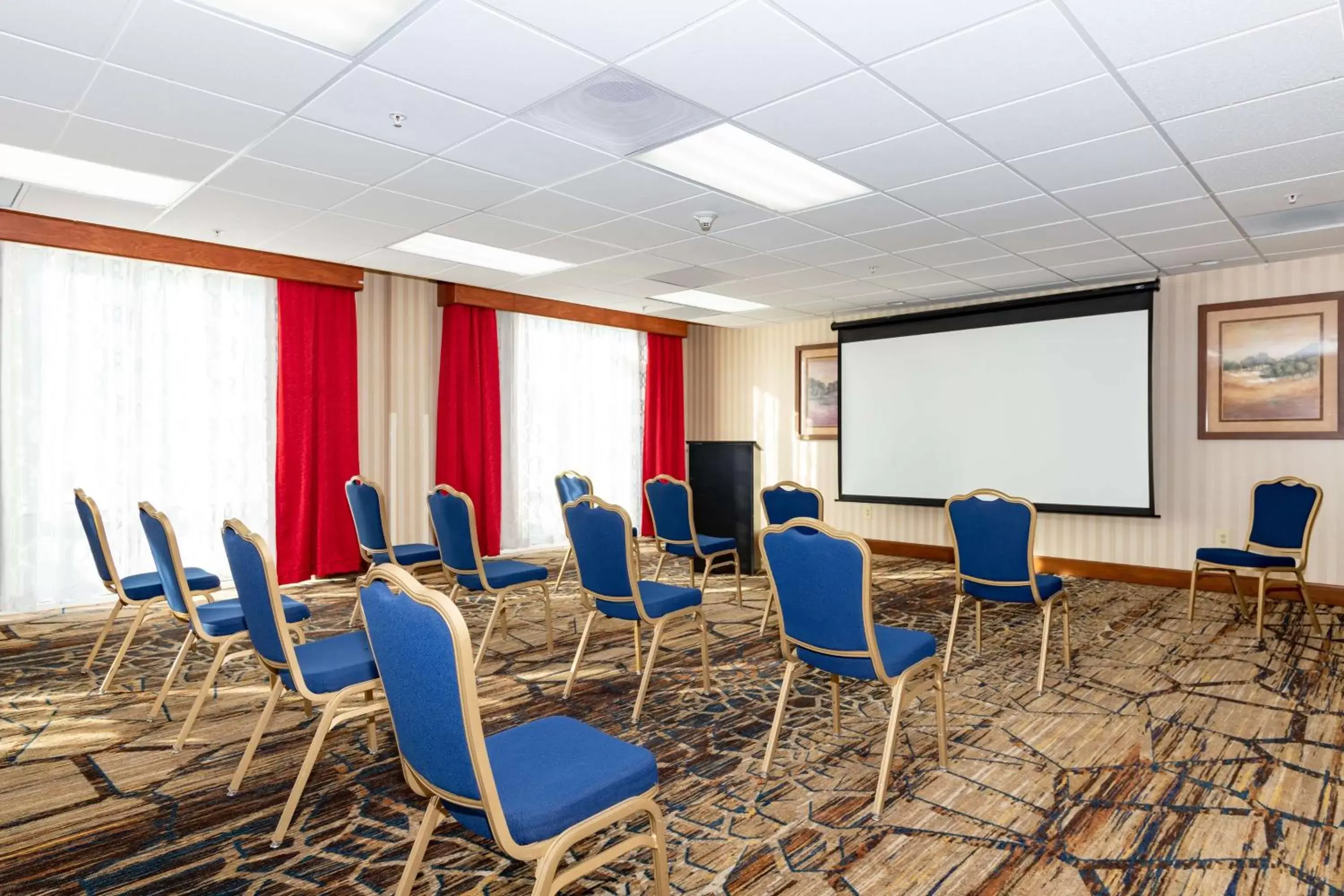 Meeting/conference room in Hampton Inn & Suites Pittsburg