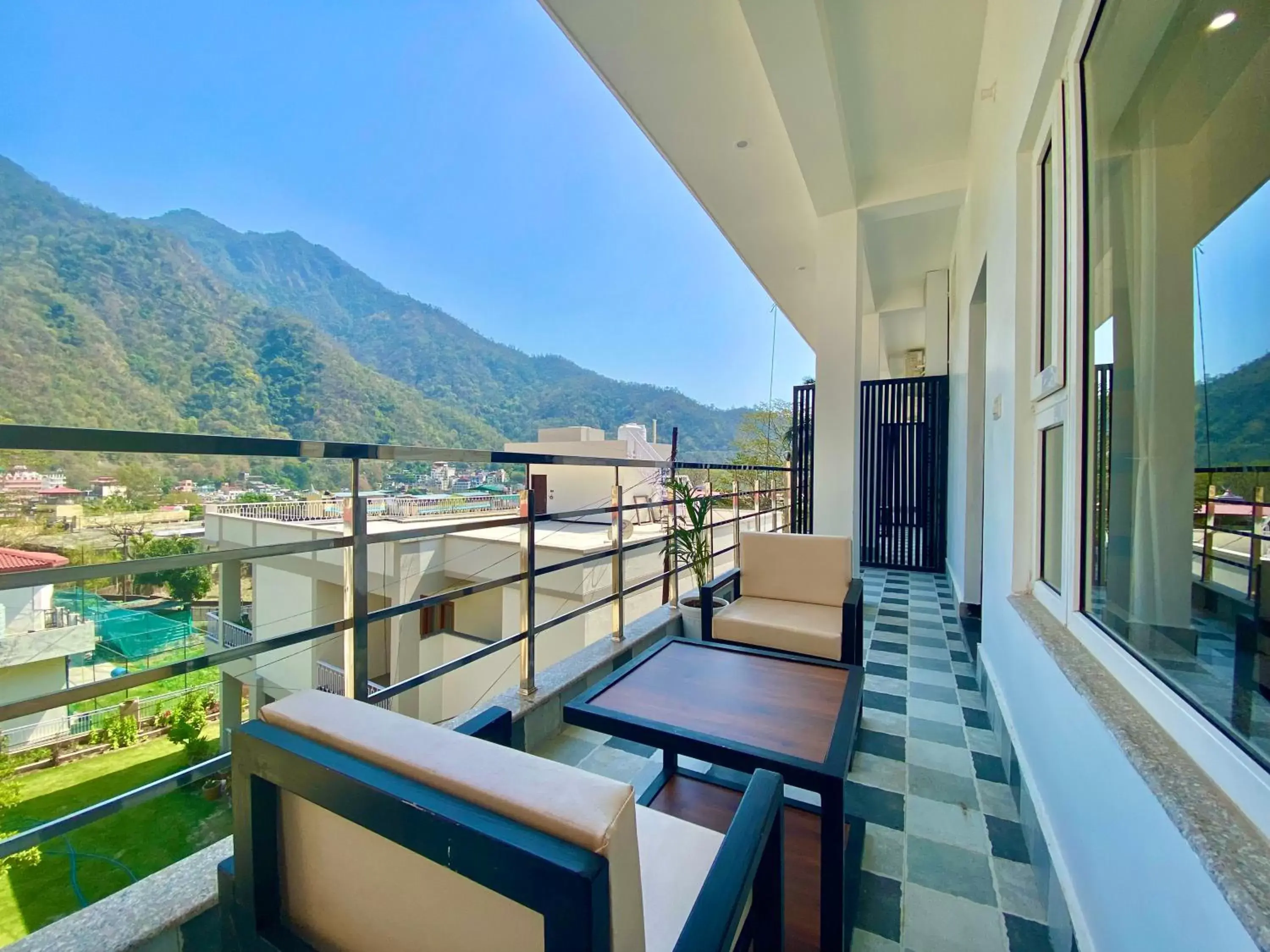 Balcony/Terrace in Hotel Wraveler Inn Rishikesh