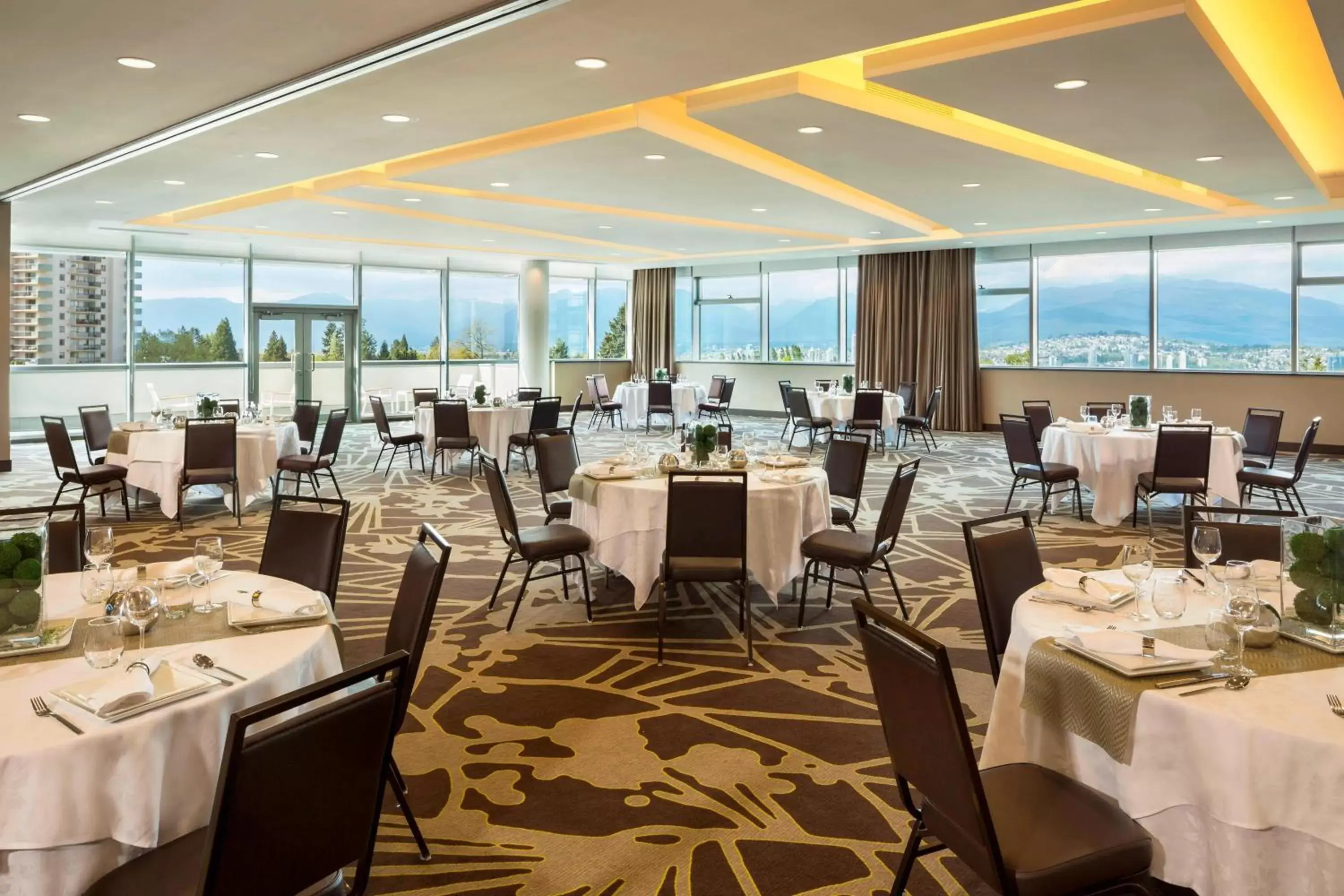 Meeting/conference room, Restaurant/Places to Eat in Element Vancouver Metrotown