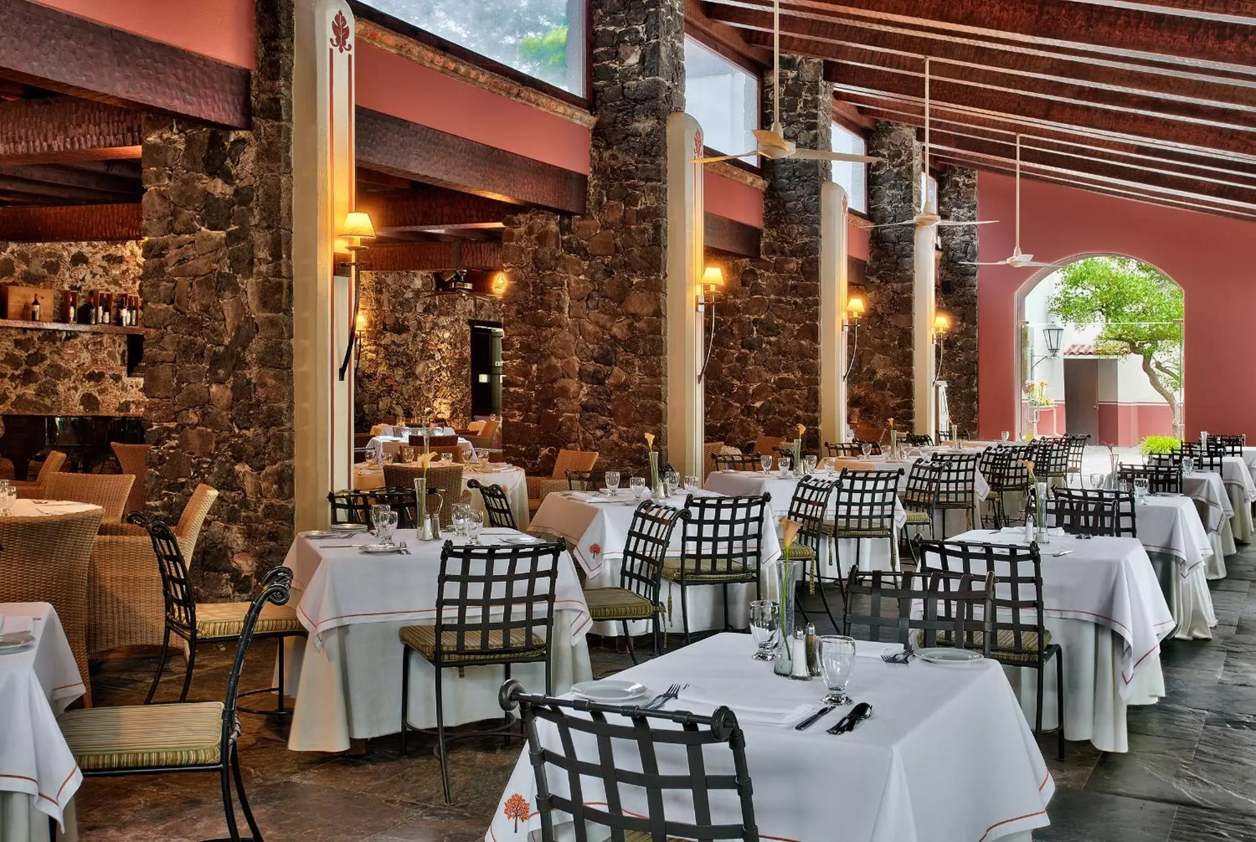 Restaurant/places to eat in Hacienda Jurica by Brisas Restaurant/places to eat in Hacienda Jurica by Brisas