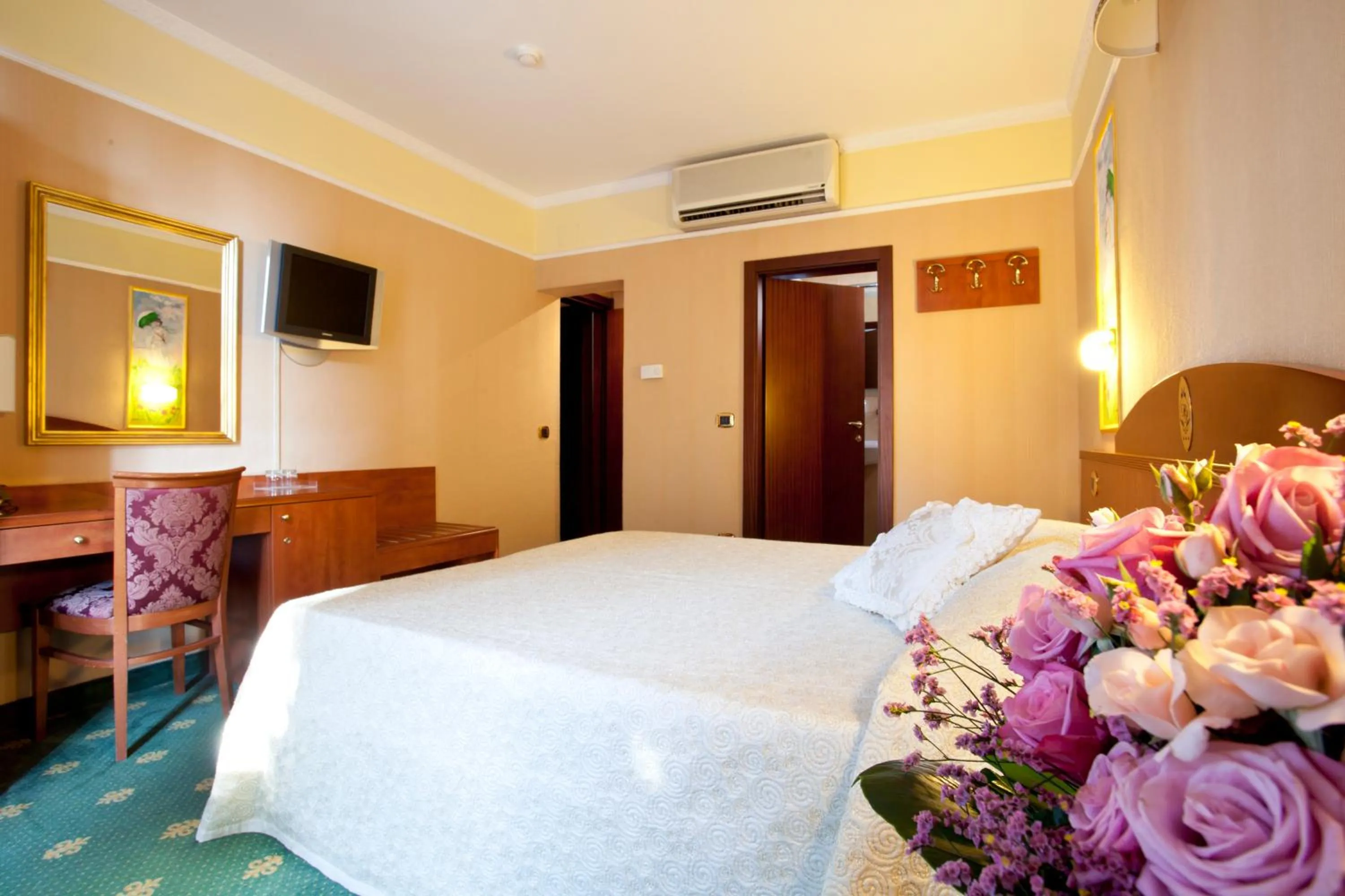 Photo of the whole room, Bed in Boutique Hotel Puccini