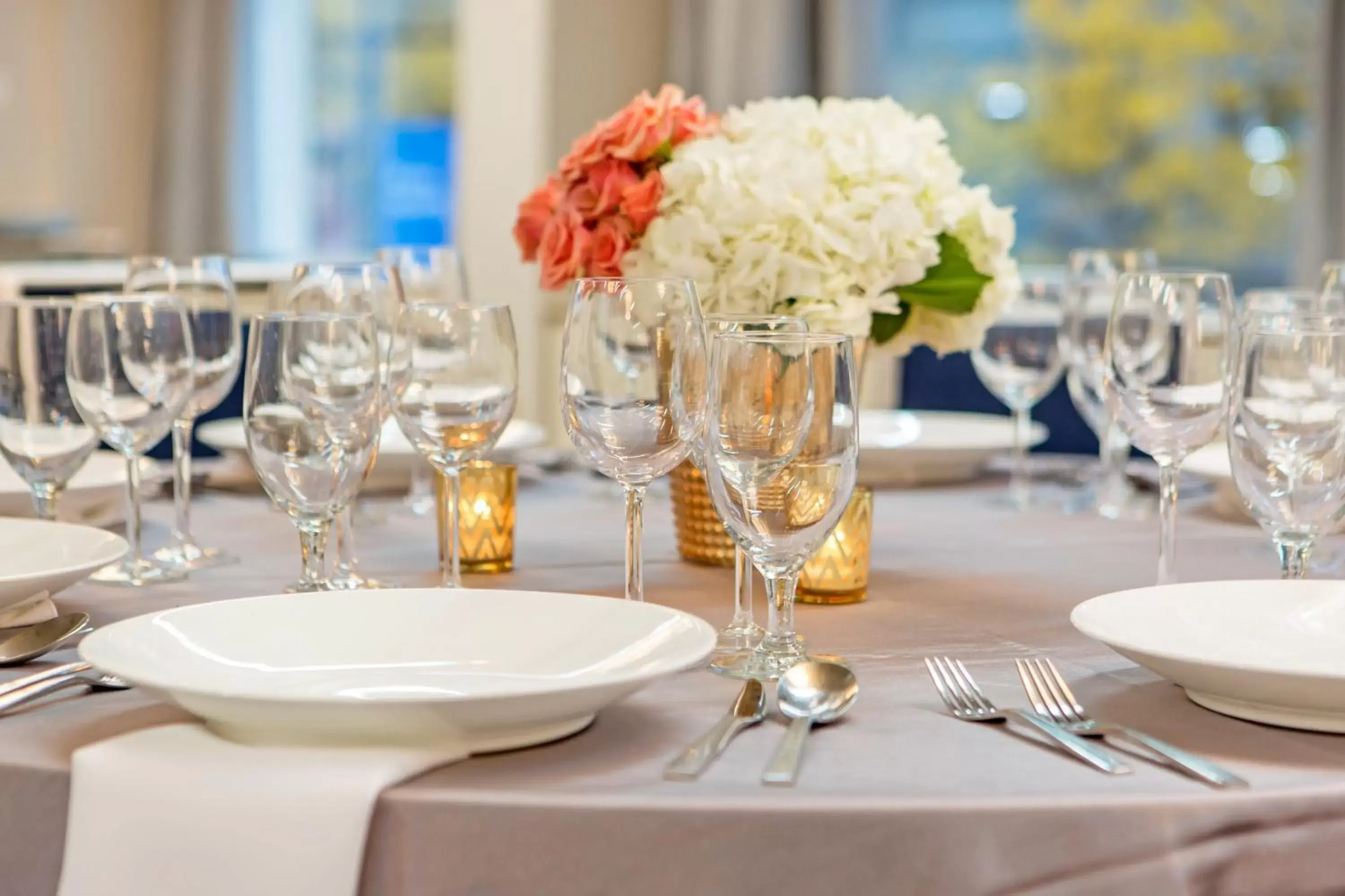 Banquet/Function facilities, Restaurant/Places to Eat in Cambria Hotel Charleston Riverview