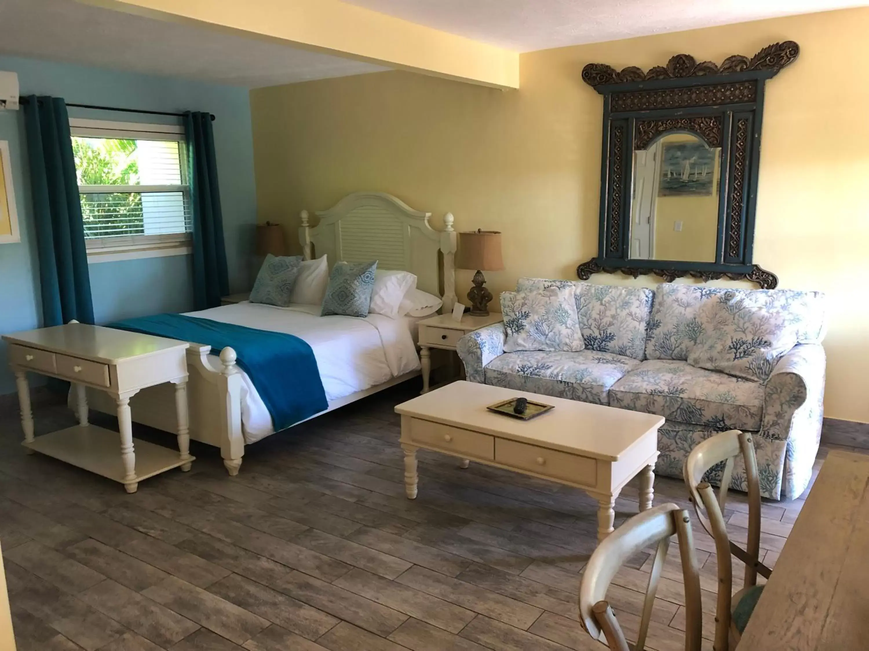 Bedroom in Siesta Key Palms Resort