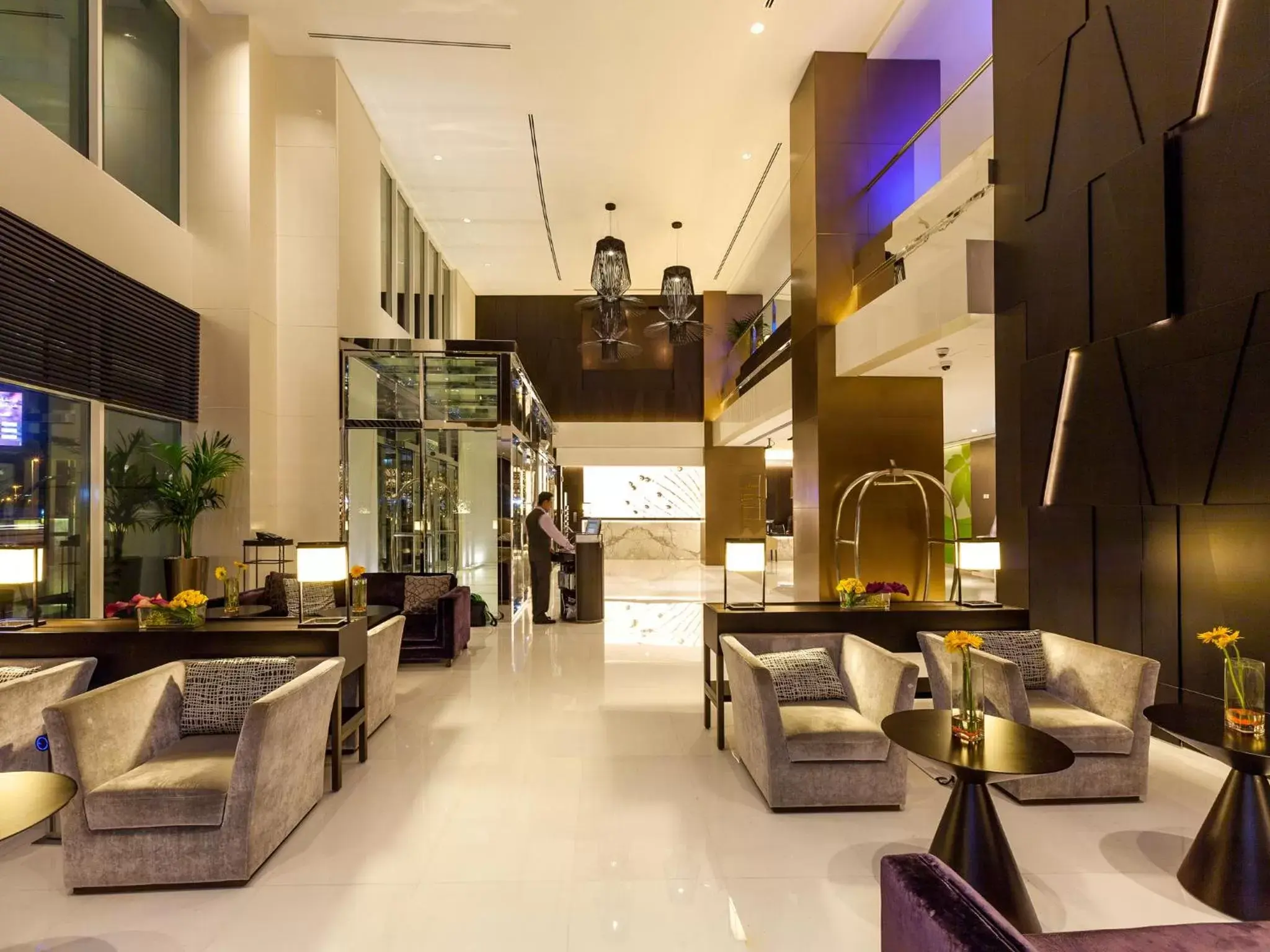 Lobby or reception, Restaurant/Places to Eat in Flora Creek Deluxe Hotel Apartments