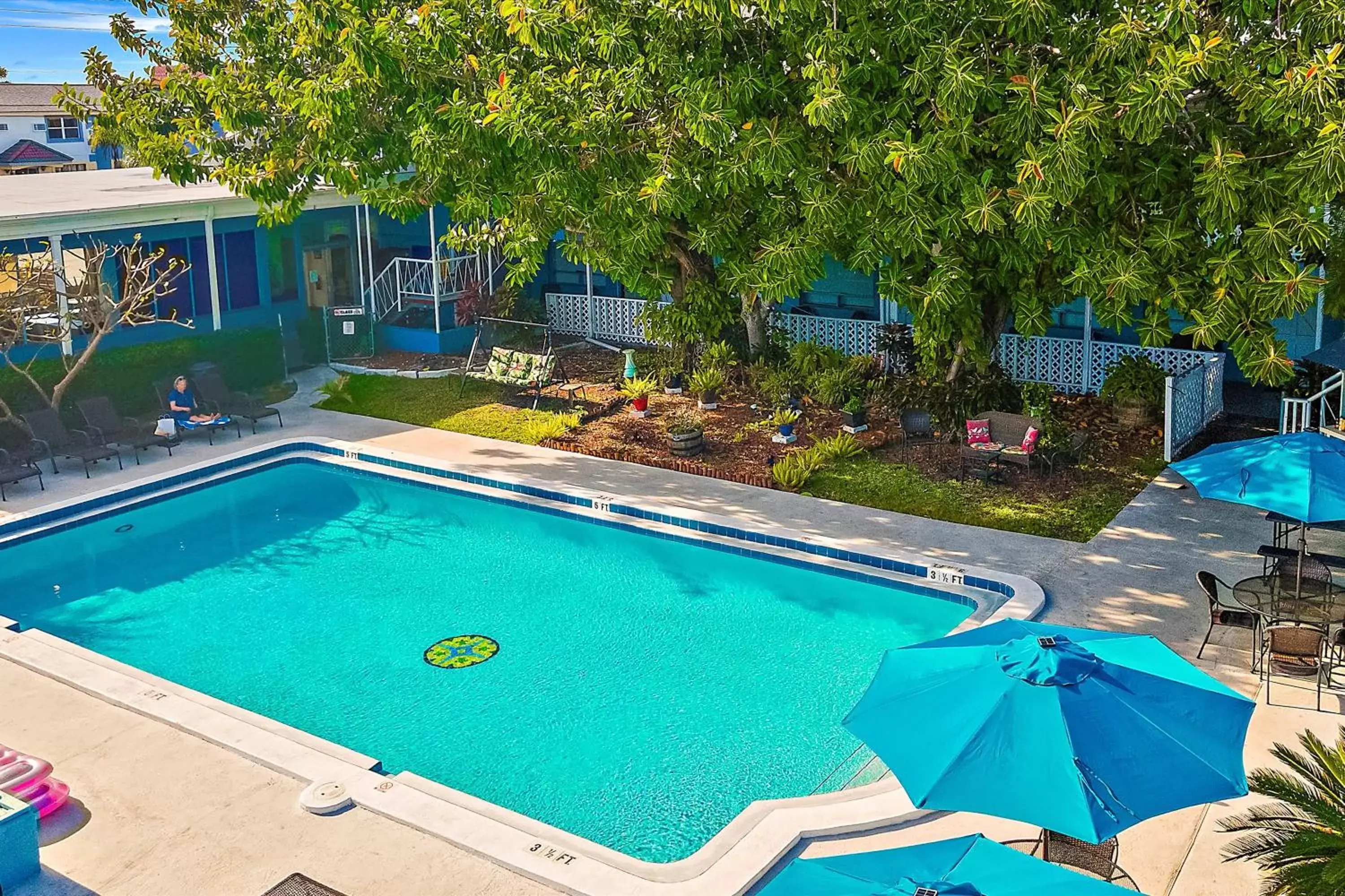 Pool view in Malibu Resort Motel Pool view in Malibu Resort Motel