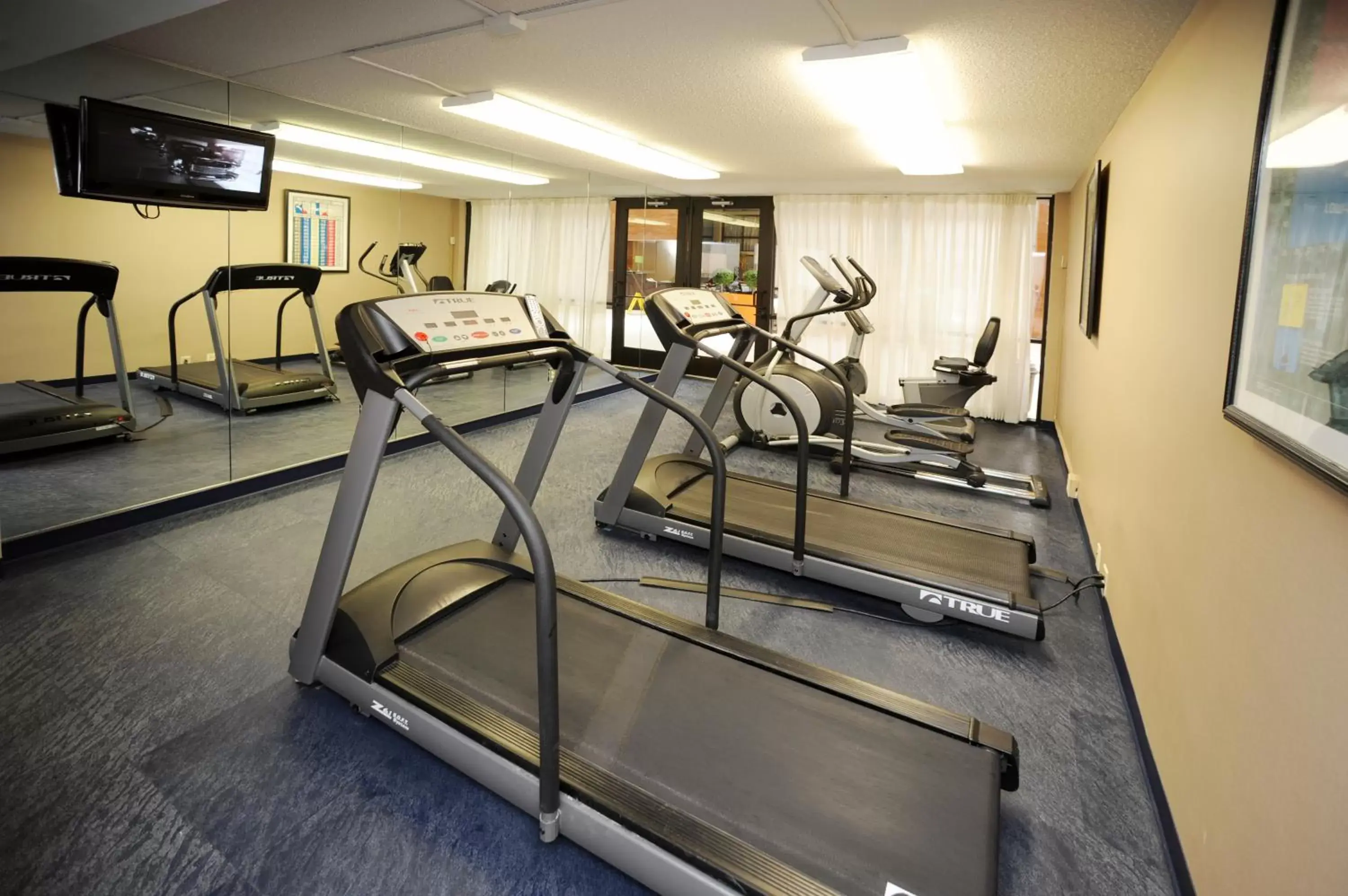Fitness centre/facilities, Fitness Center/Facilities in Wingate by Wyndham Kansas City