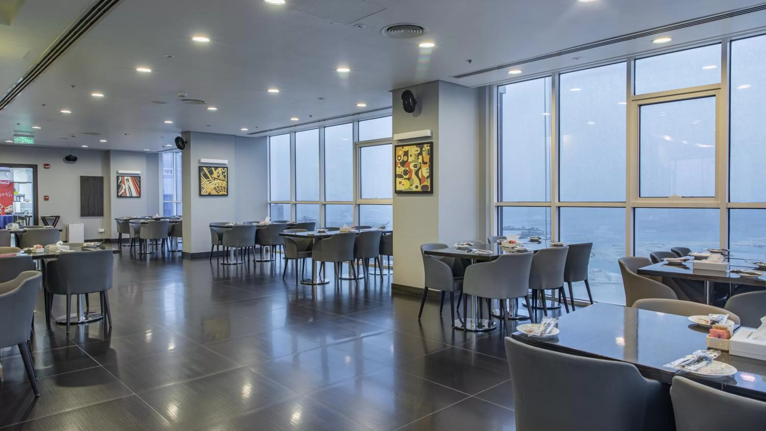 Restaurant/places to eat in S Hotel Bahrain