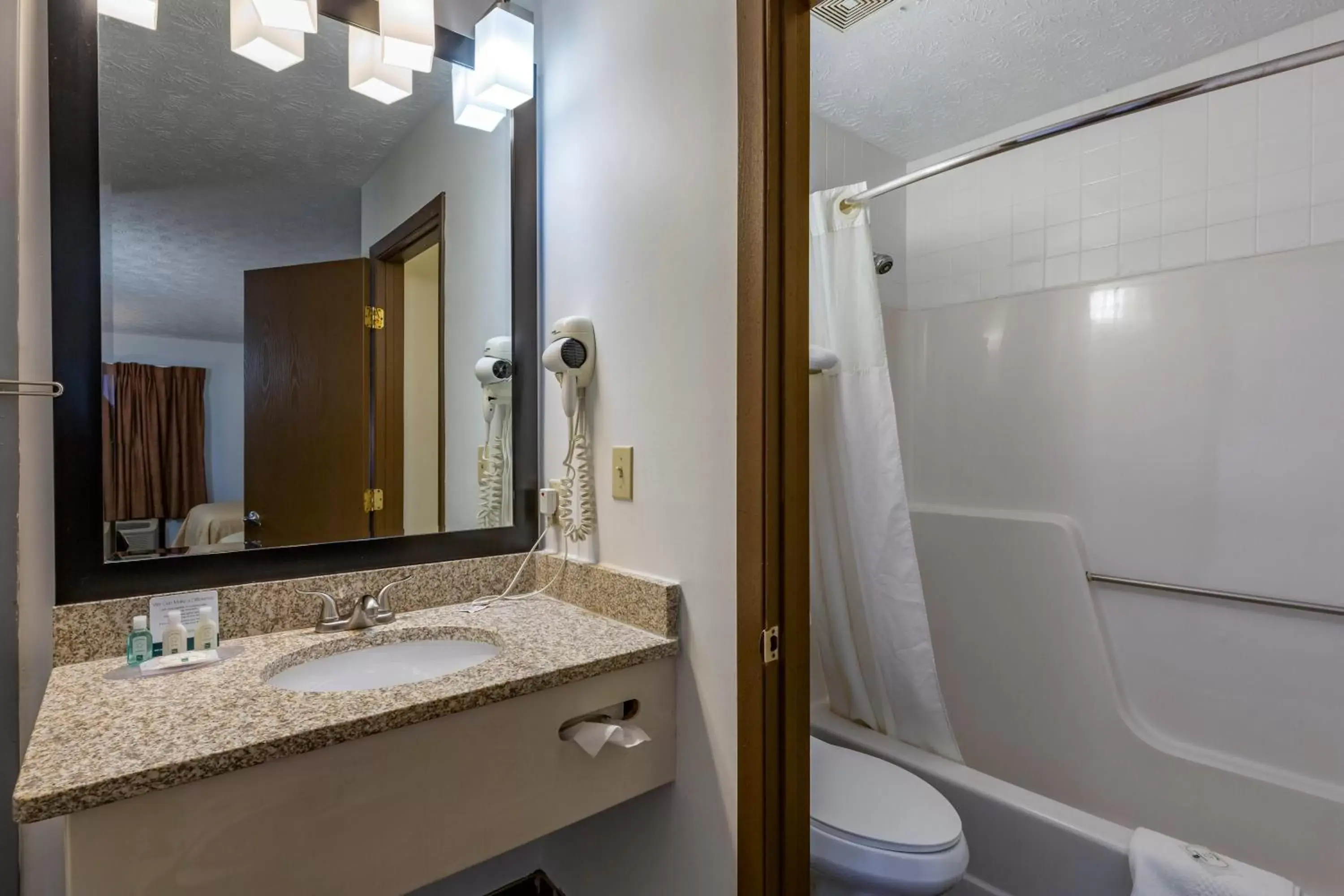 Photo of the whole room, Bathroom in Quality Inn Austintown-Youngstown West