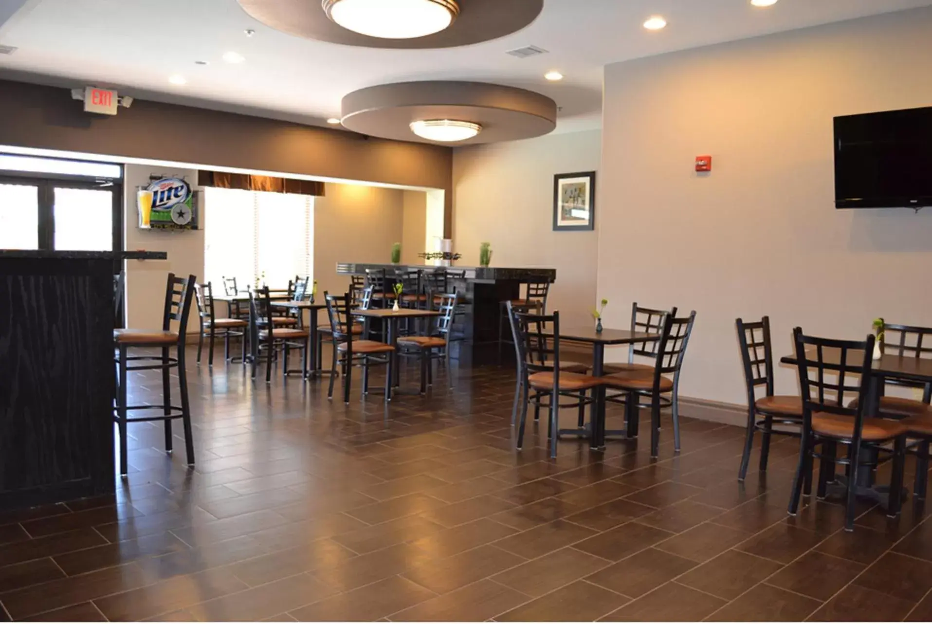 Day, Restaurant/Places to Eat in Red River Inn and Suites