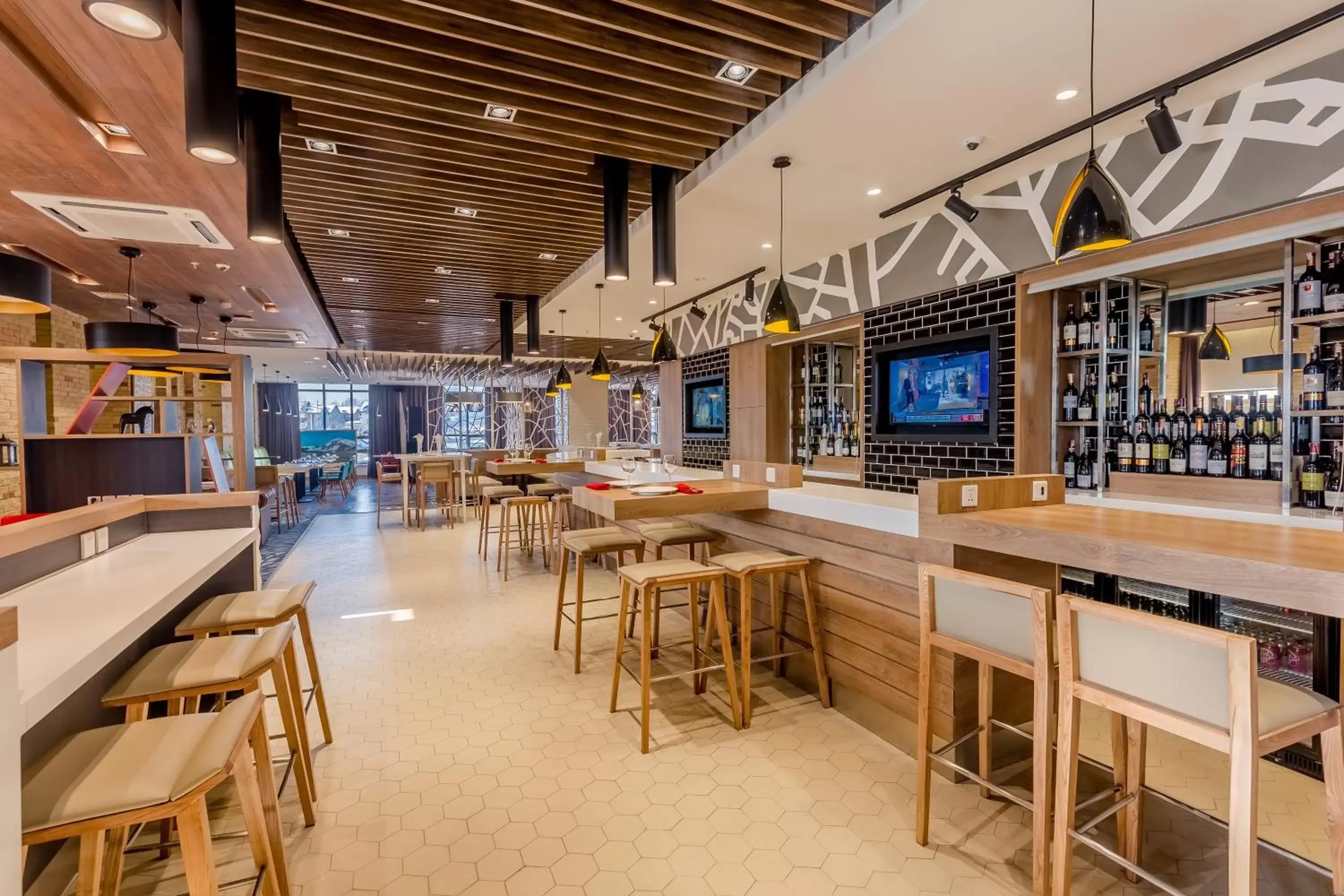 Lounge or bar in Holiday Inn Ulaanbaatar by IHG Lounge or bar in Holiday Inn Ulaanbaatar by IHG