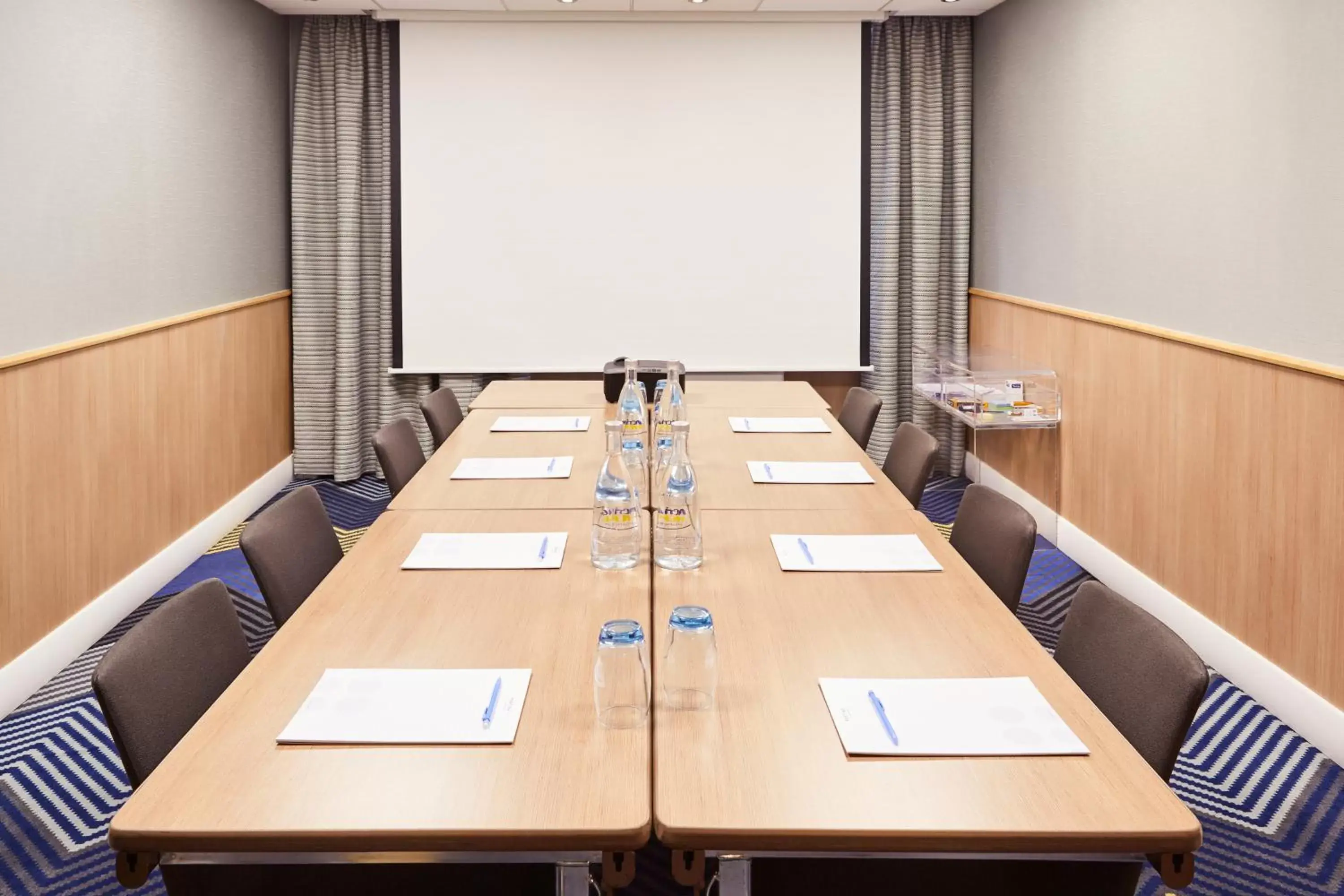Meeting/conference room in Novotel Coventry