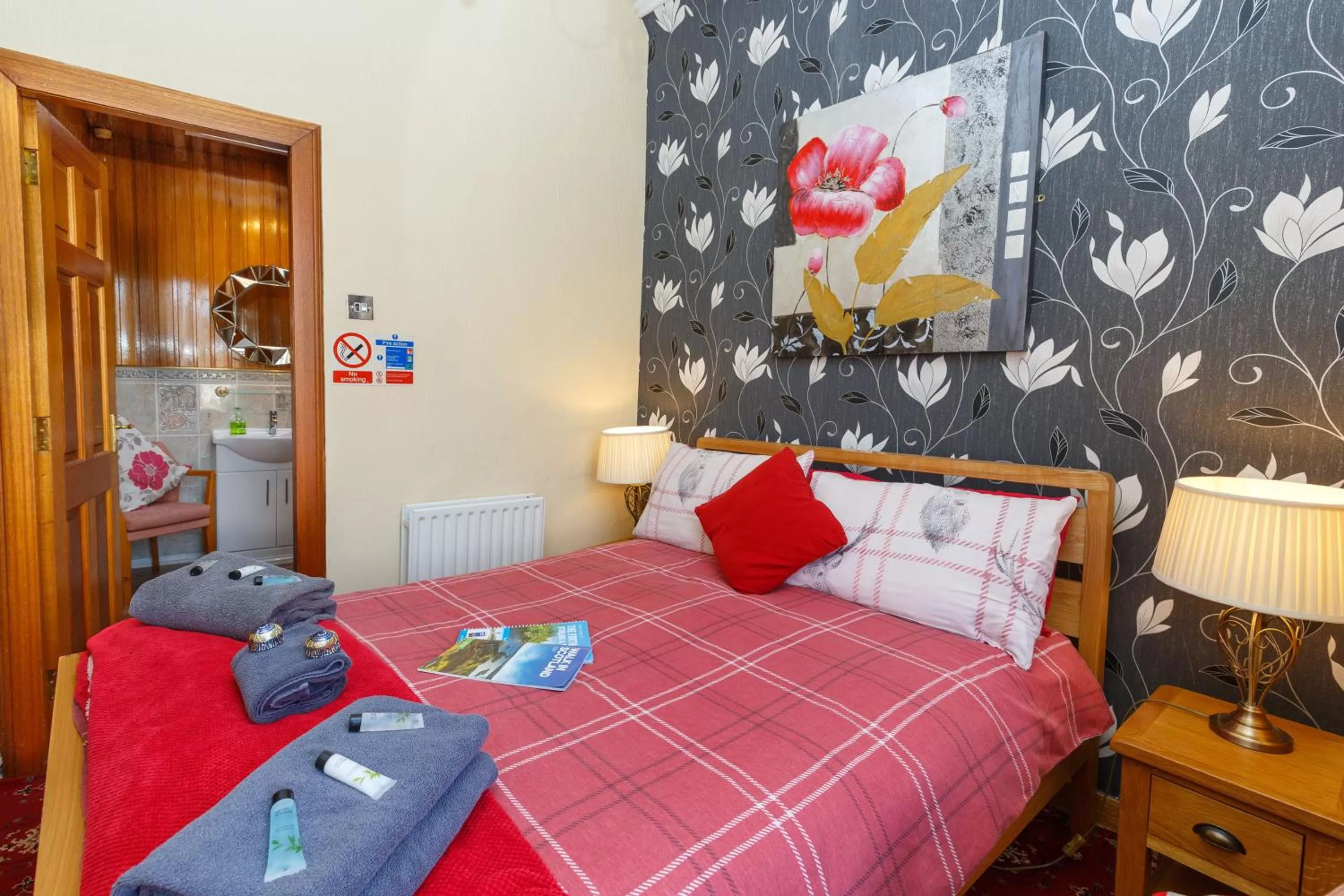 Bed in Castle Walk Bed & Breakfast