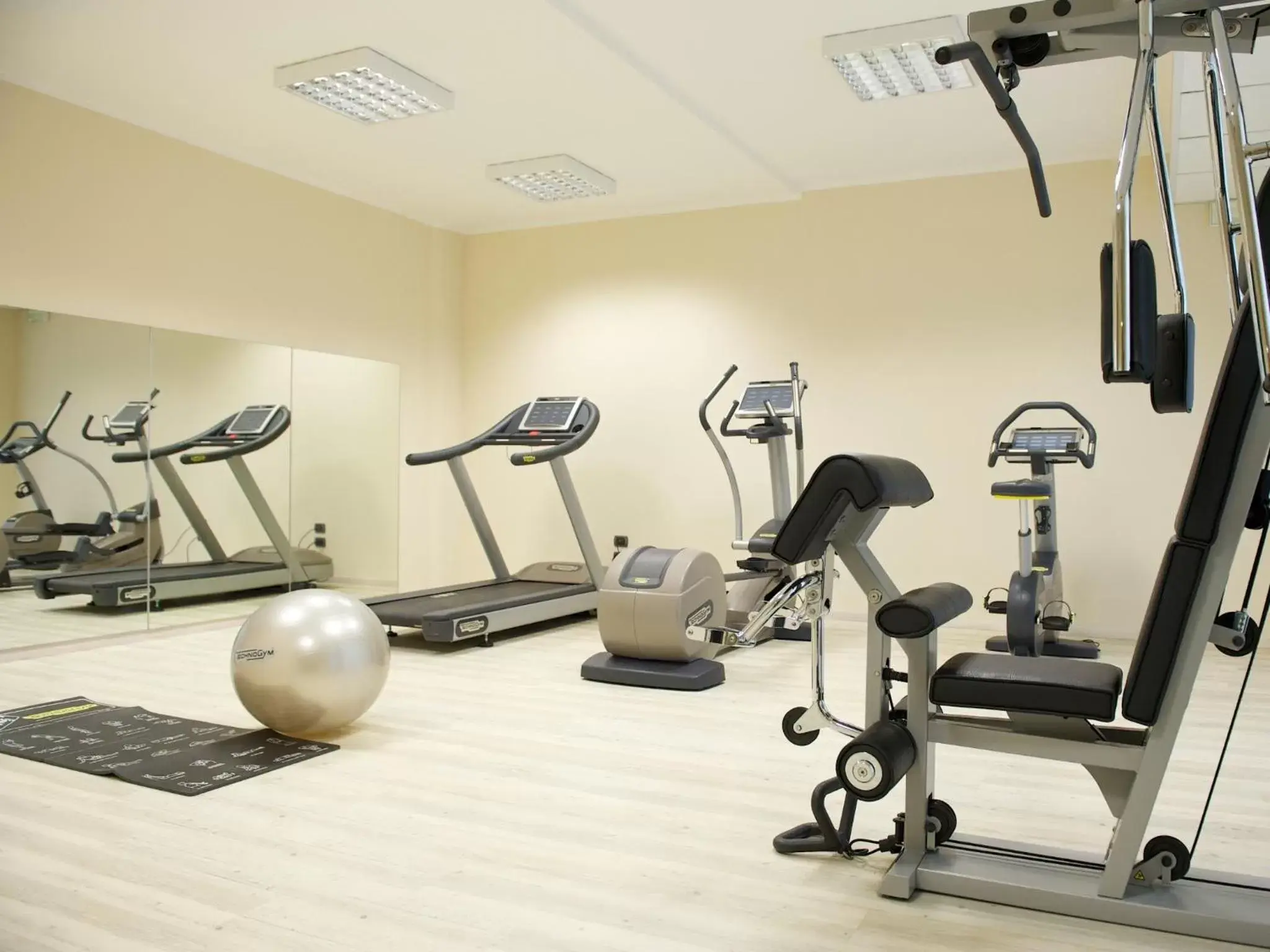 Fitness centre/facilities in Mercure Bergamo Aeroporto Fitness centre/facilities in Mercure Bergamo Aeroporto