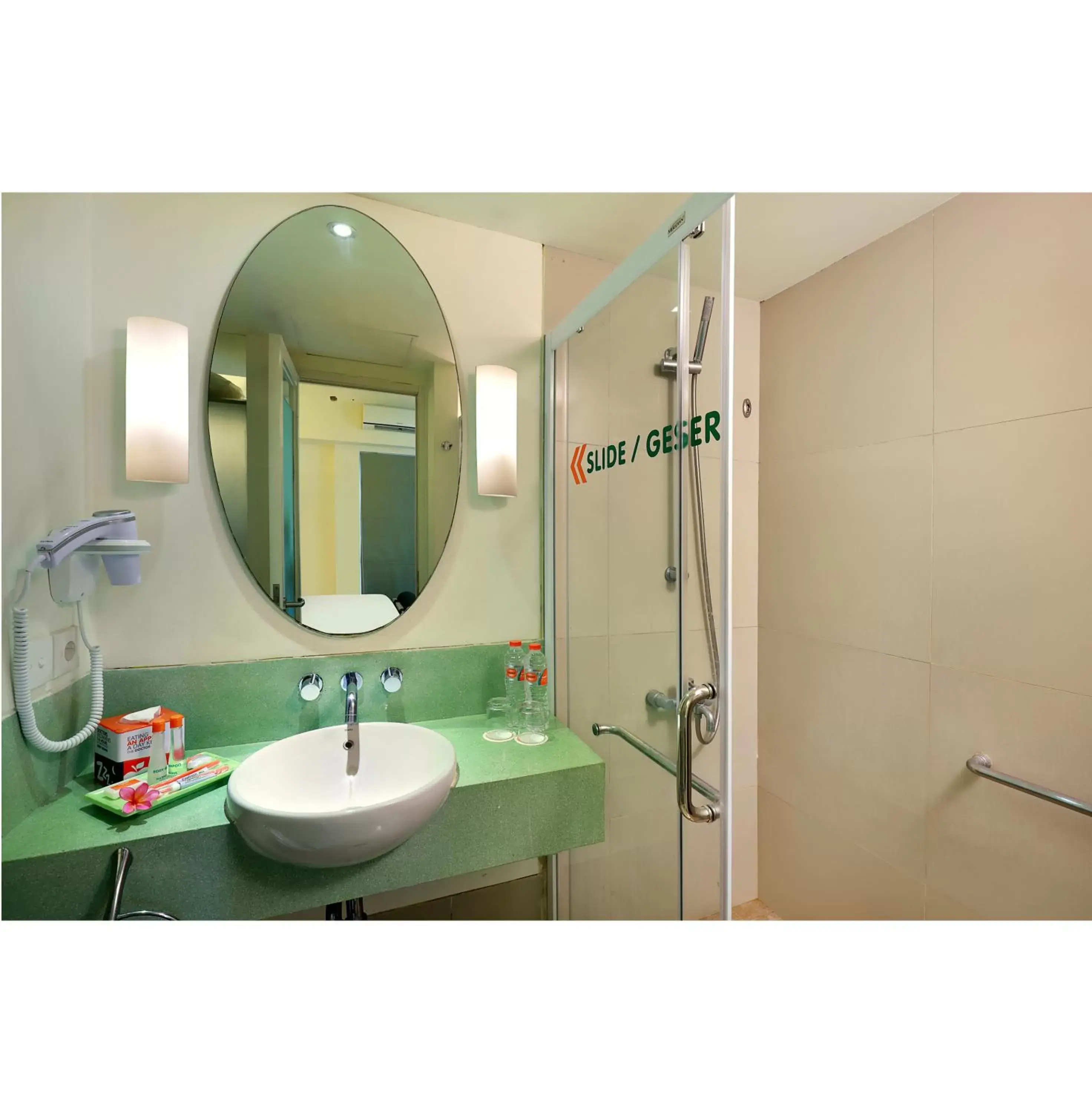 Shower, Bathroom in HARRIS Hotel & Residences Sunset Road