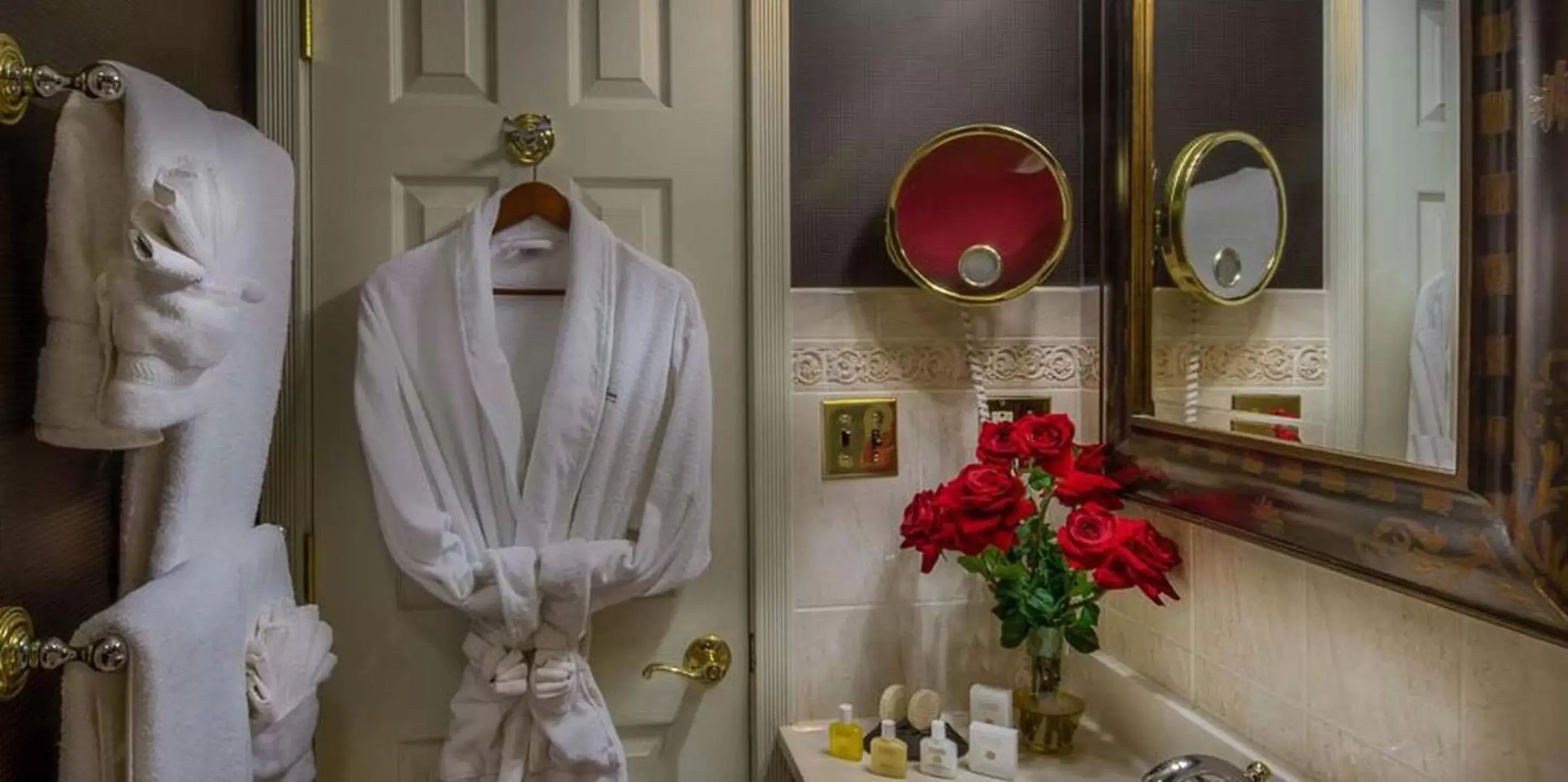 Bathroom in Red Coach Inn