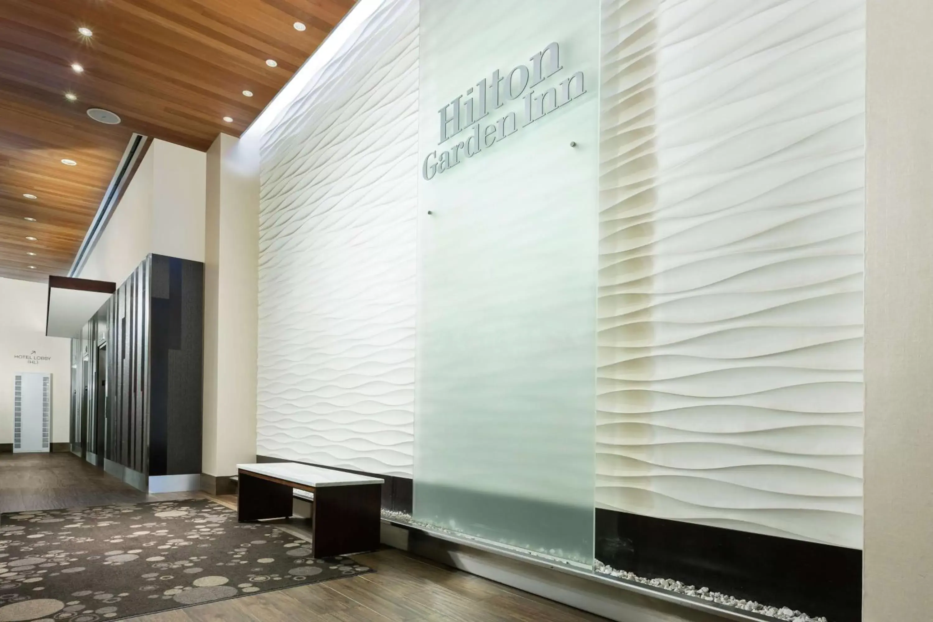 Lobby or reception in Hilton Garden Inn New York - Times Square Central