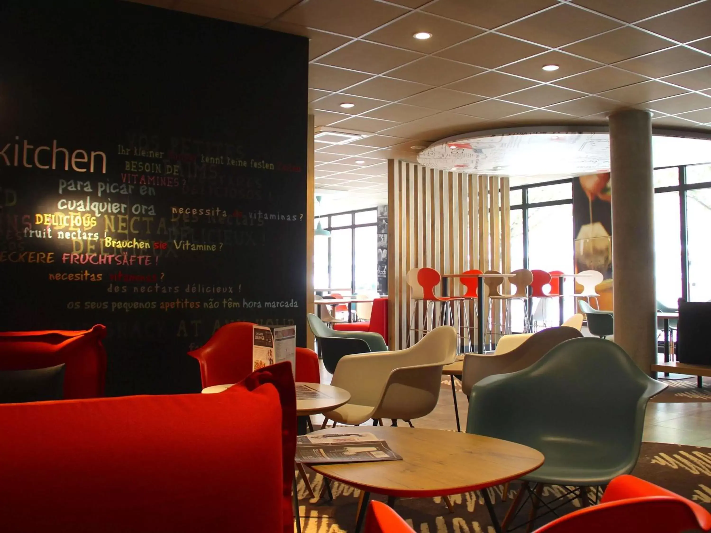 Restaurant/places to eat in ibis Lille Centre Grand Palais