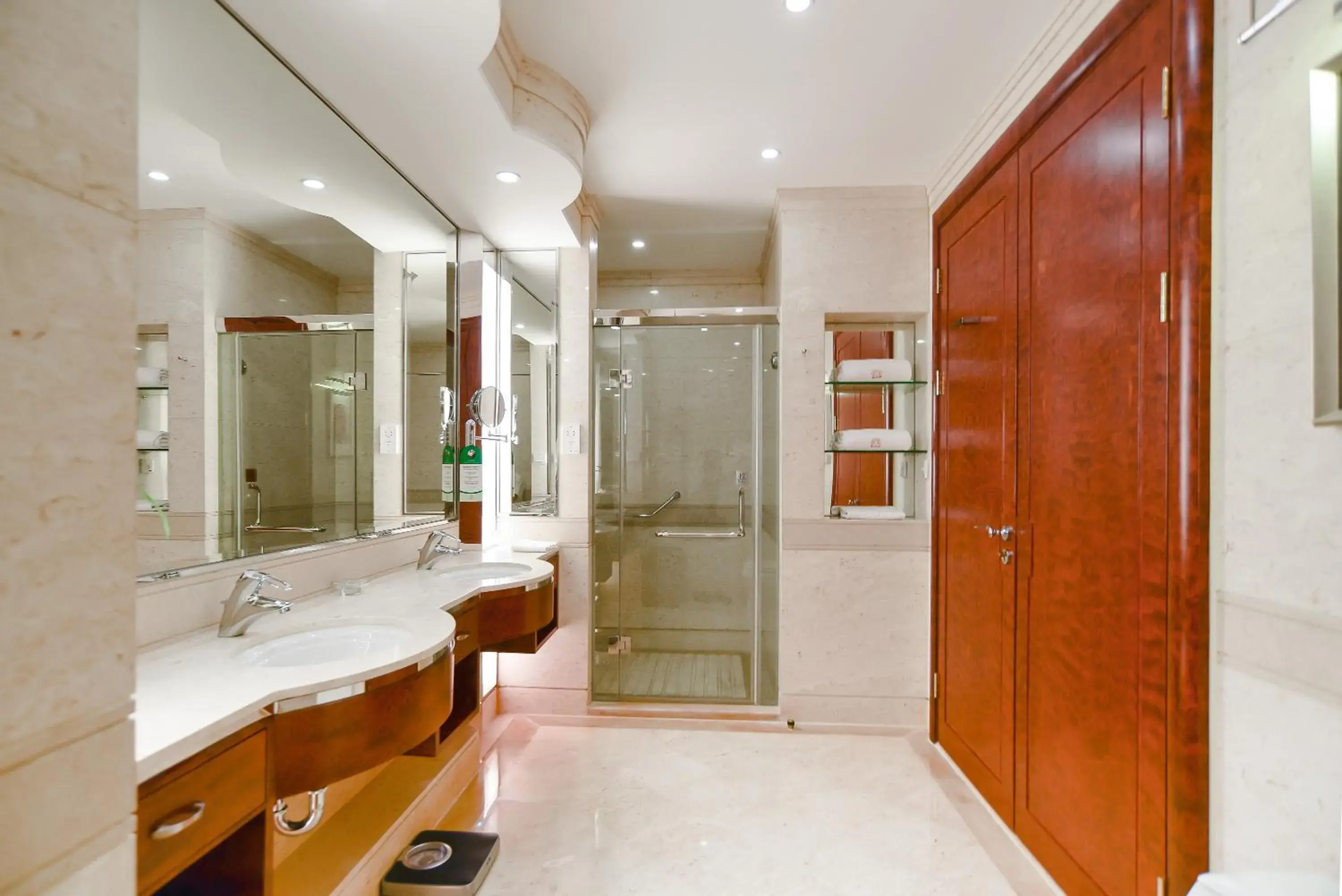 Bathroom in Xijiao State Guest Hotel