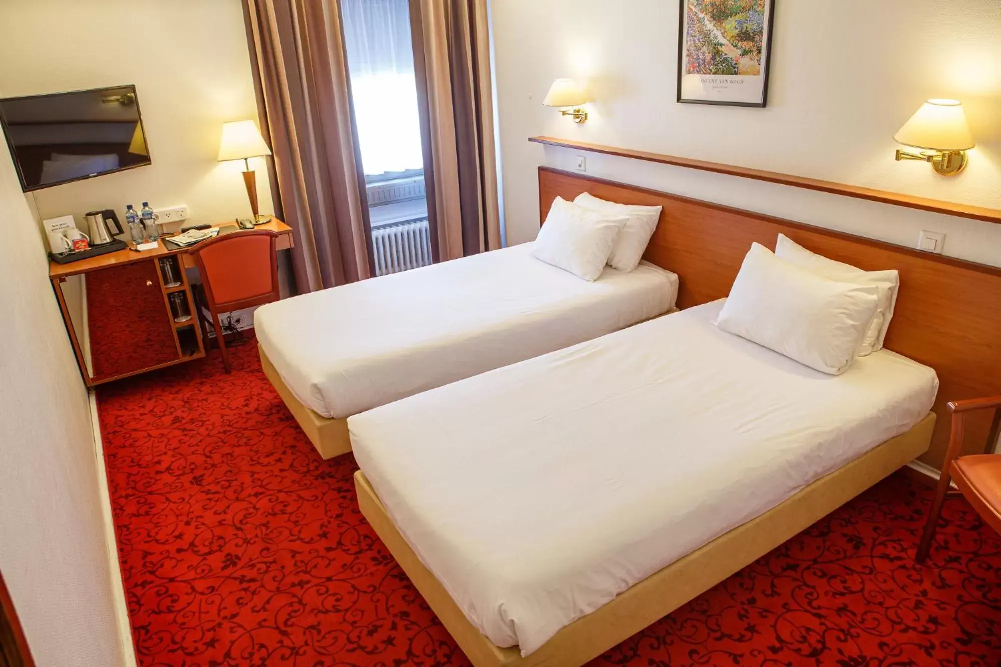 Bedroom, Bed in Hôtel Astoria
