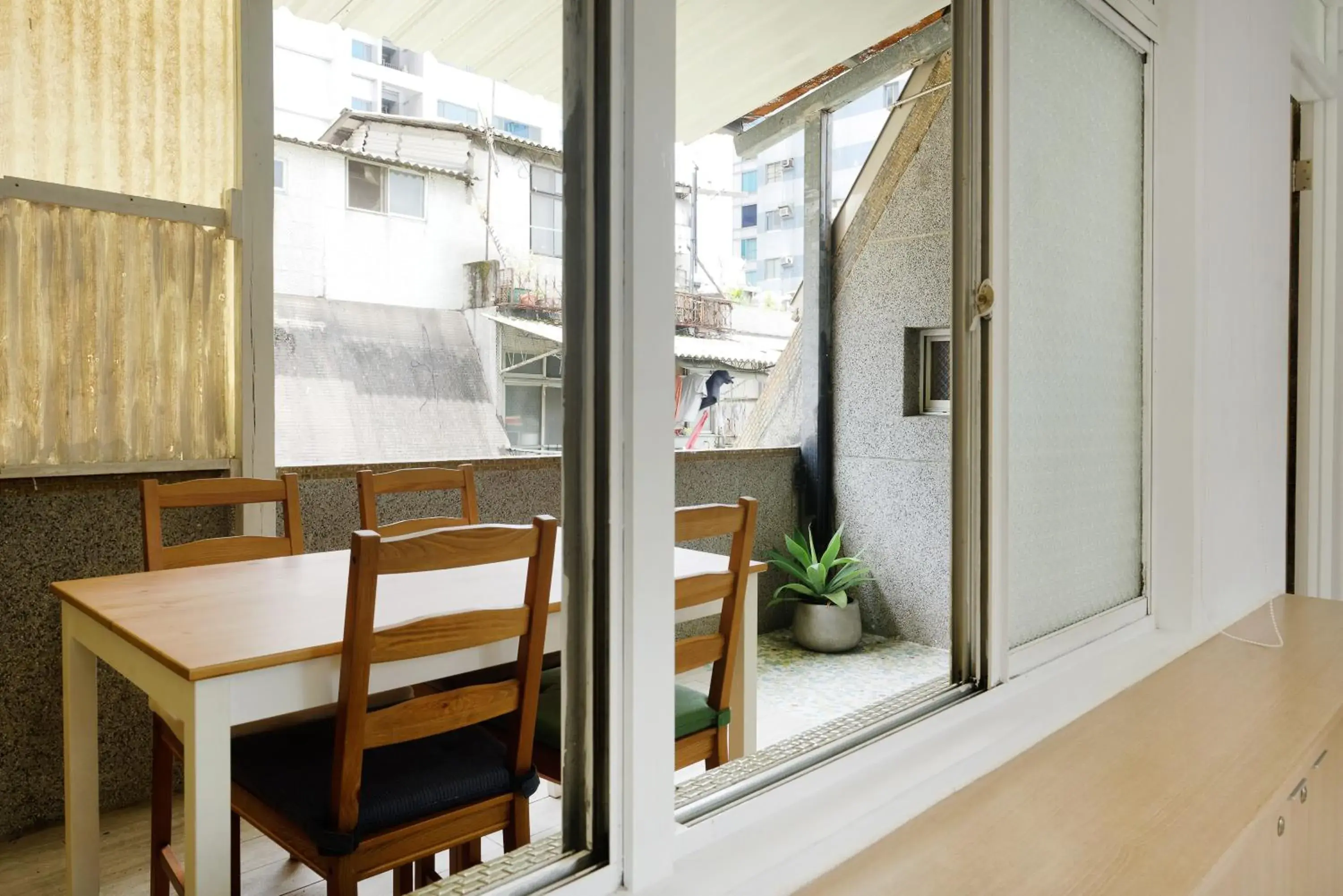 Superior Double Room with Private Bathroom & Balcony - single occupancy in Flip Flop Hostel - Garden