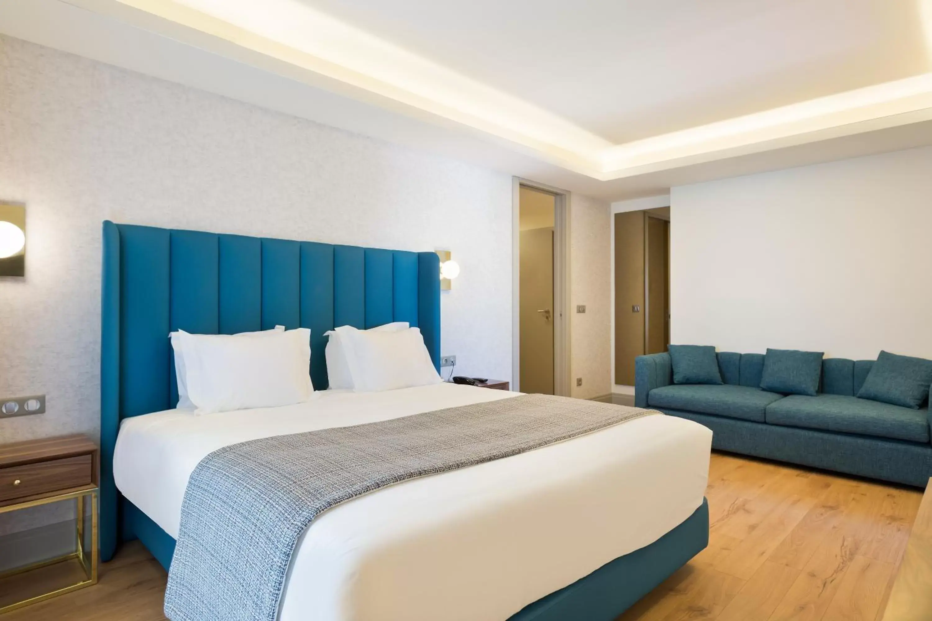 Double Room with Extra Bed in Acta The Avenue Double Room with Extra Bed in Acta The Avenue