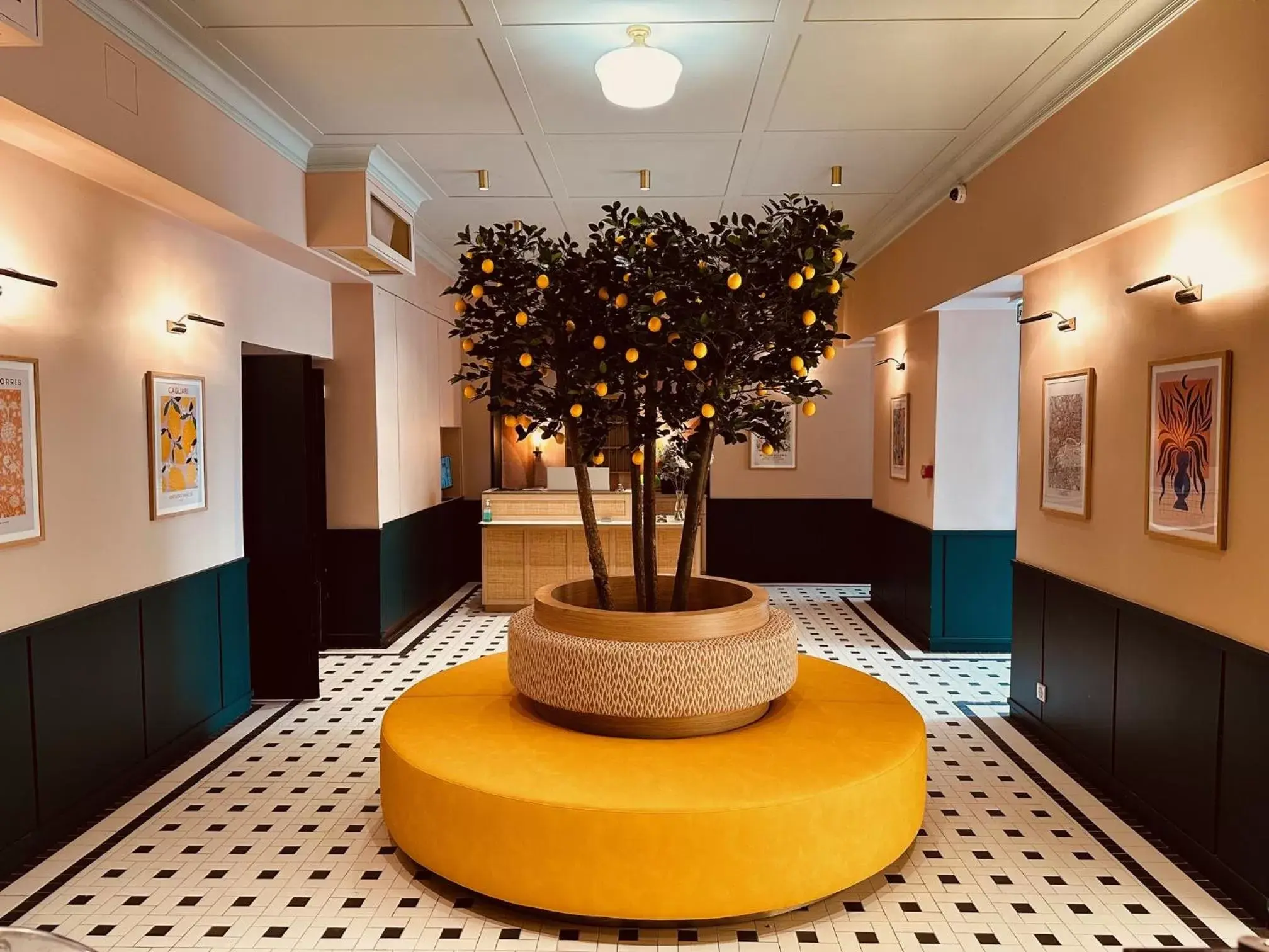 Decorative detail, Lobby/Reception in Hôtel De Londres