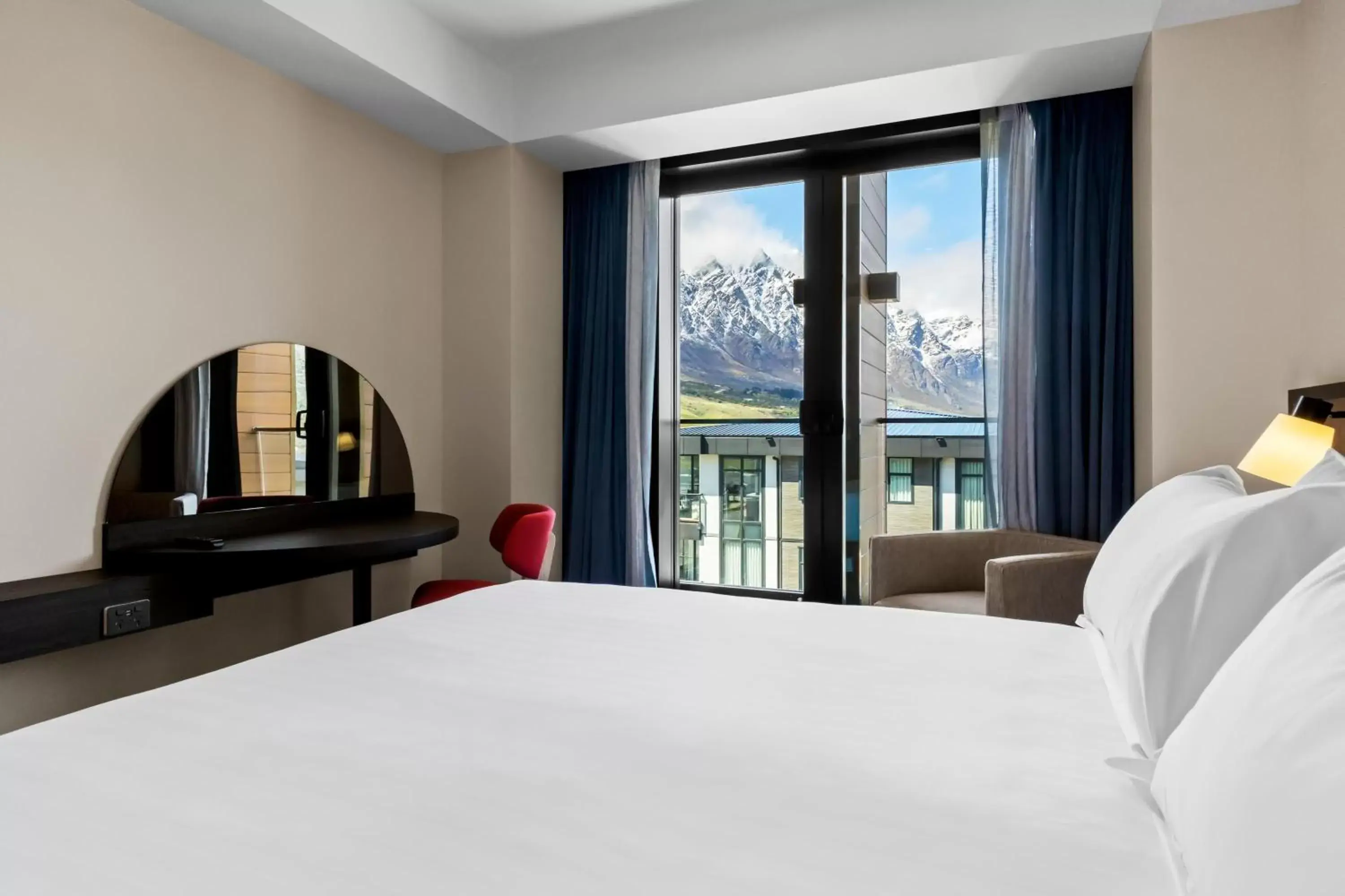 Bed in Holiday Inn Queenstown Remarkables Park