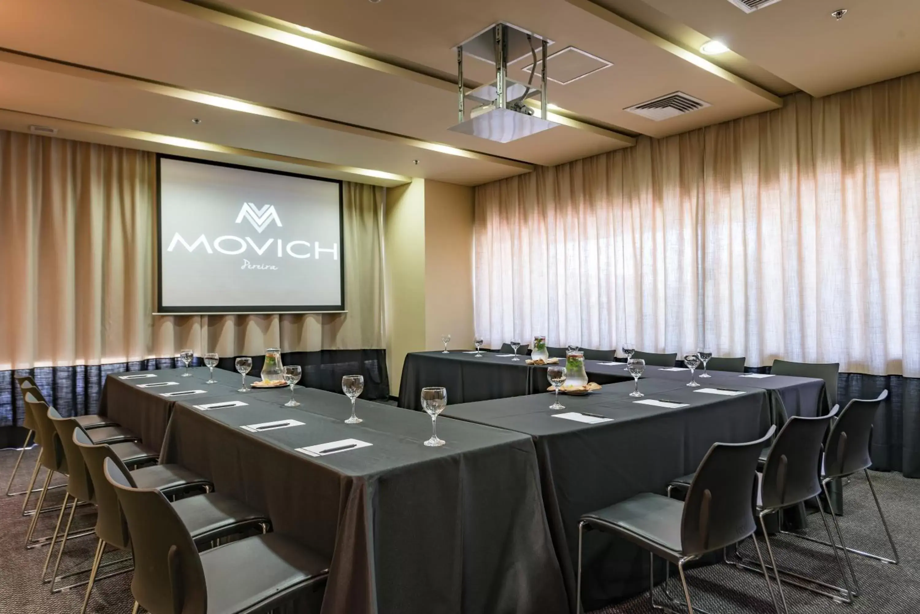 Meeting/conference room in Movich Hotel de Pereira