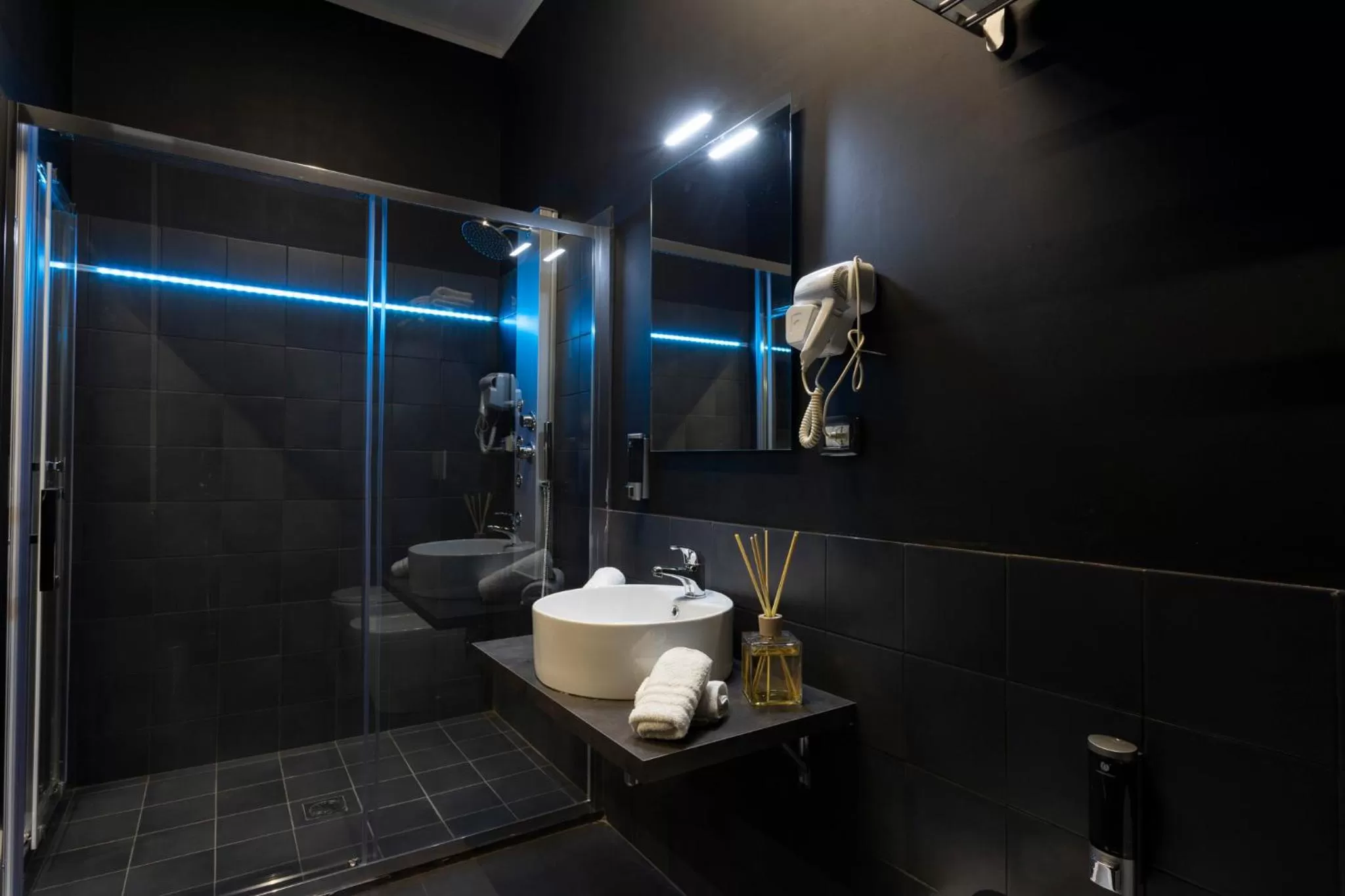 Shower in Love Suite Roma - Il Nido d'Amore