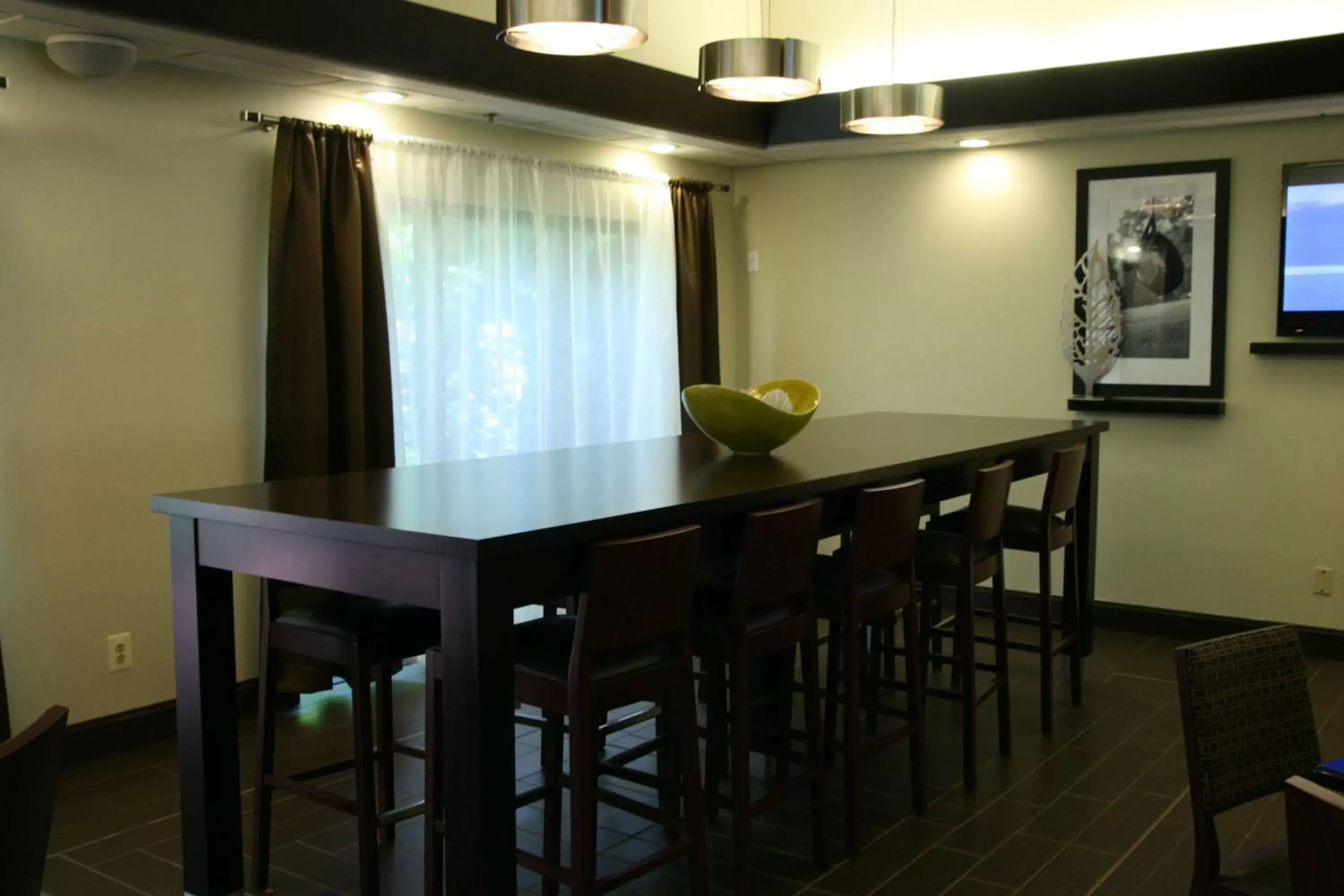 Dining Area in Hampton Inn Stroudsburg Poconos