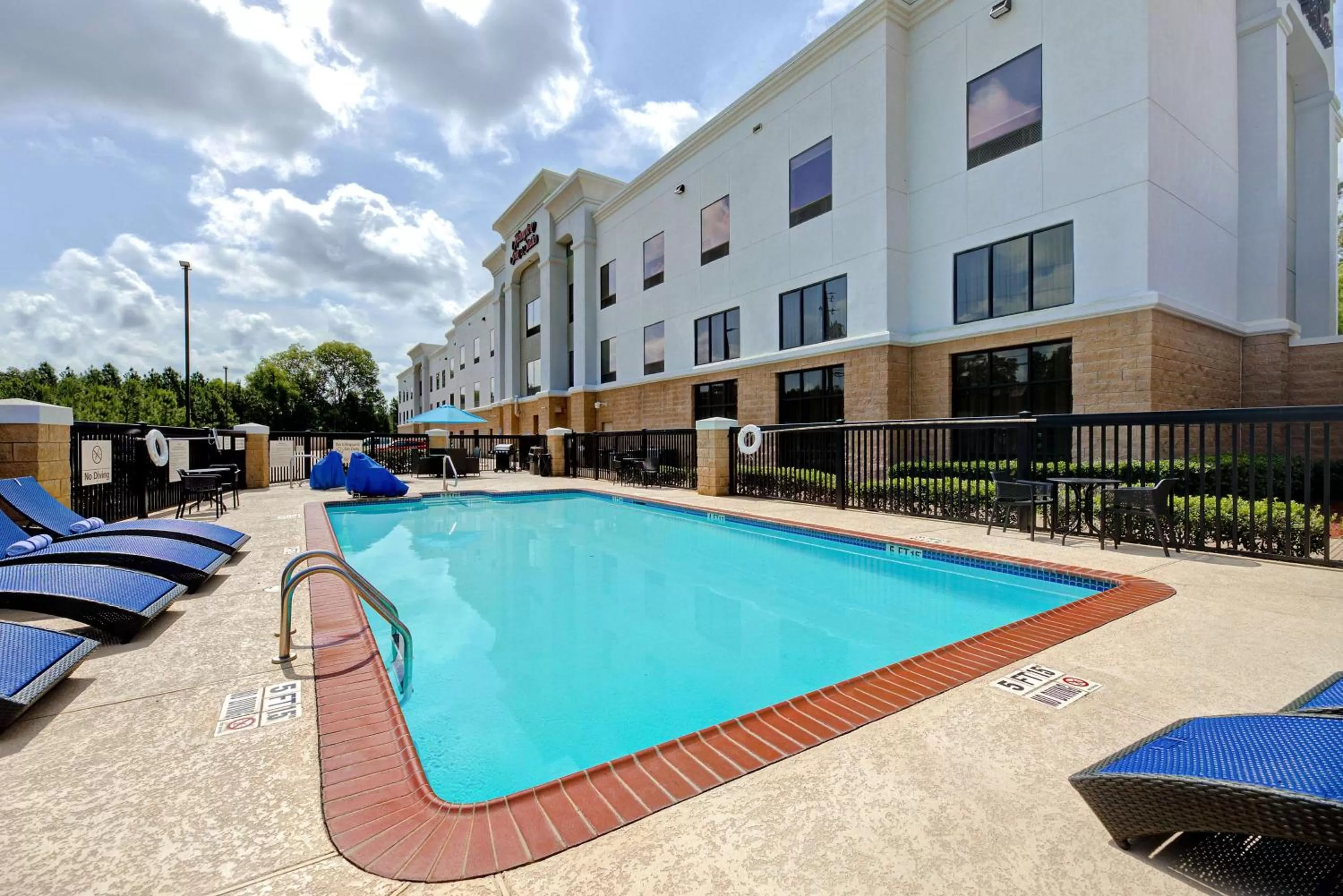 Pool view in Hampton Inn & Suites Nacogdoches